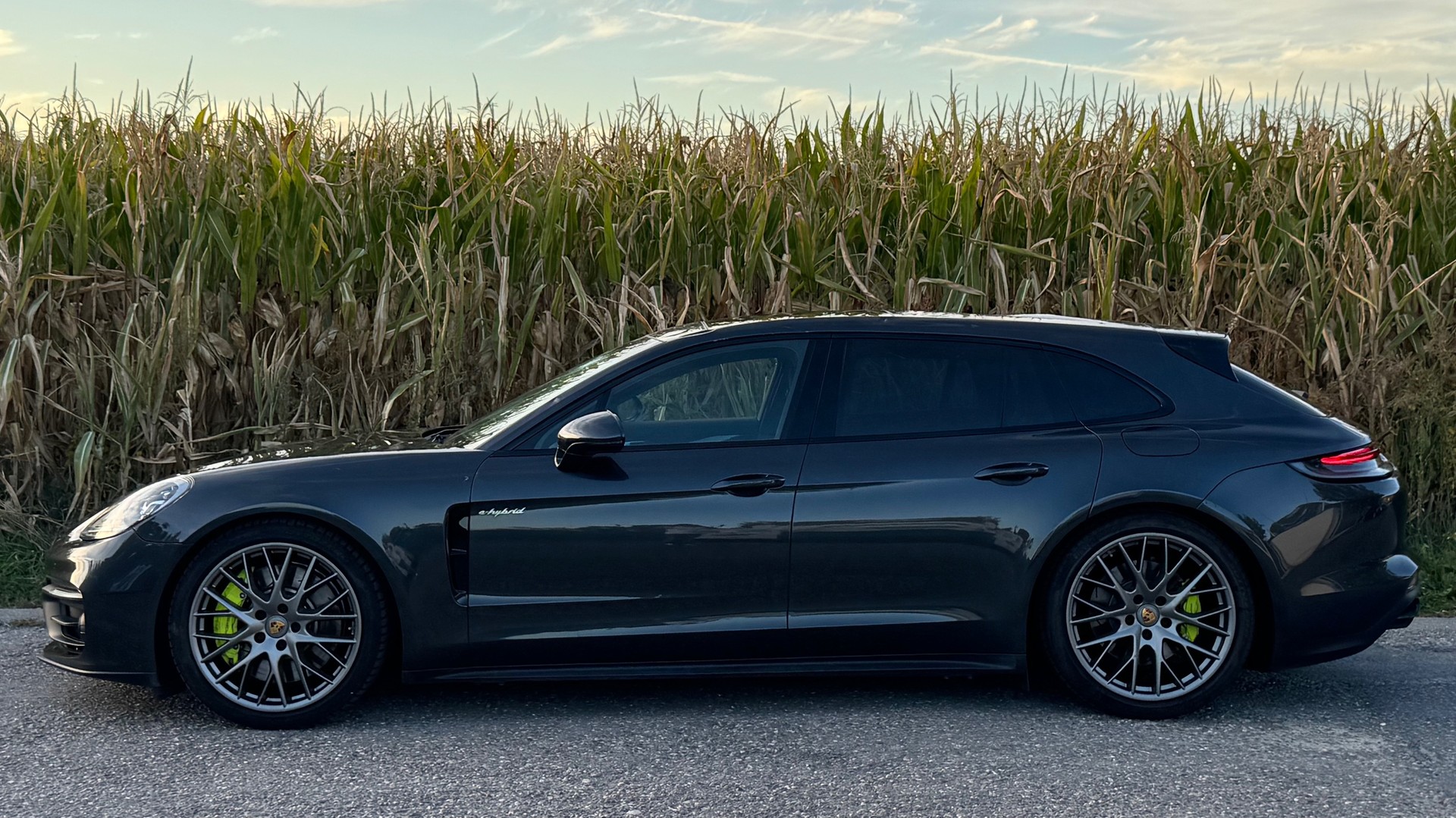 PORSCHE Panamera 4S E-Hybrid Sport Turismo PDK-image-1