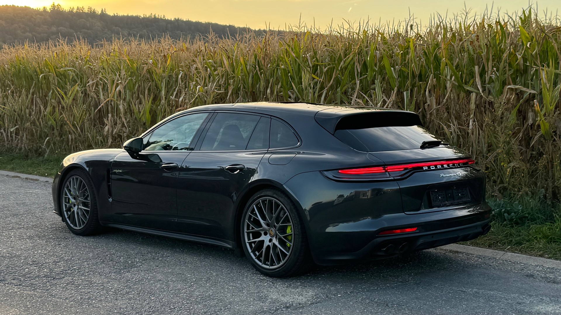PORSCHE Panamera 4S E-Hybrid Sport Turismo PDK-image-2