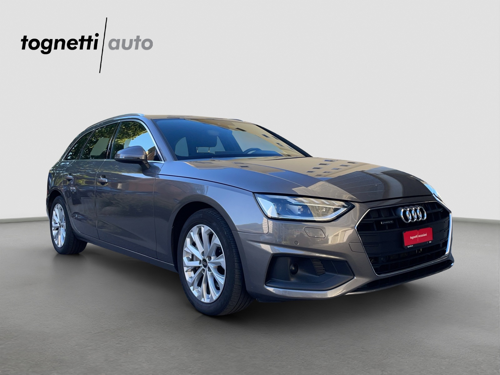 AUDI A4 Avant 40 TDI Attraction quattro S-tronic-image-1