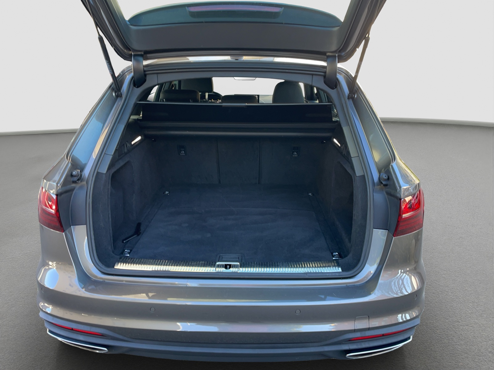 AUDI A4 Avant 40 TDI Attraction quattro S-tronic-image-9