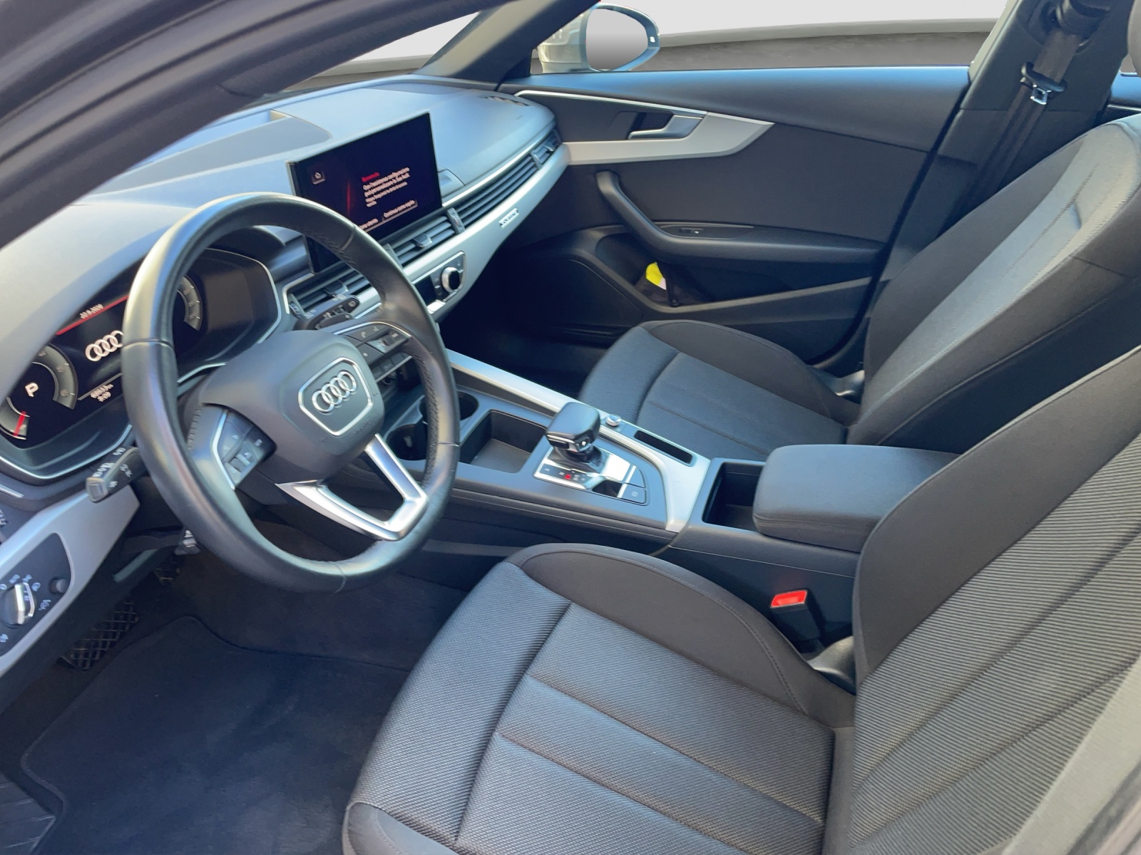 AUDI A4 Avant 40 TDI Attraction quattro S-tronic-image-7