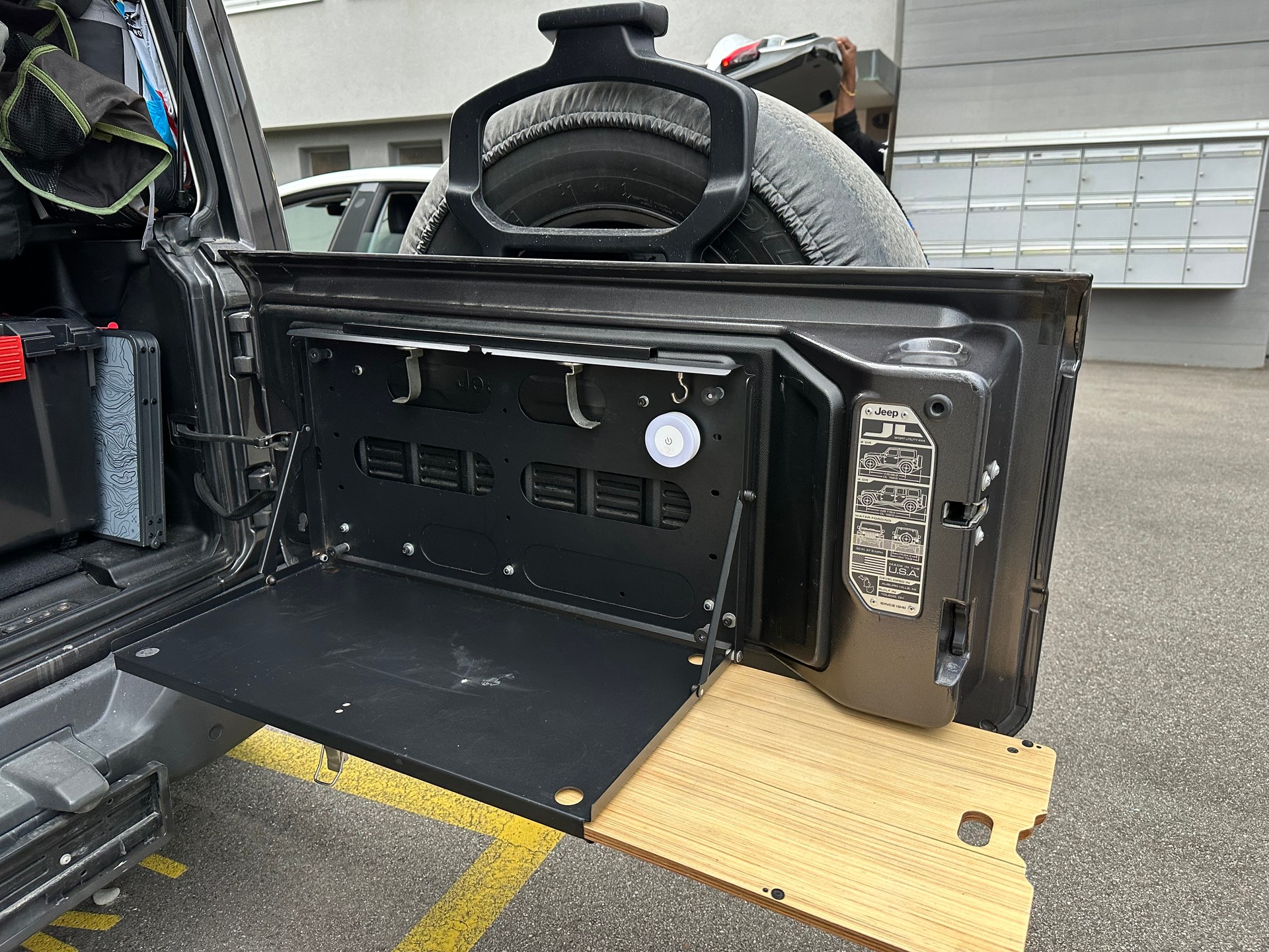 JEEP 2.0 Turbo Sahara Unlimited-image-4
