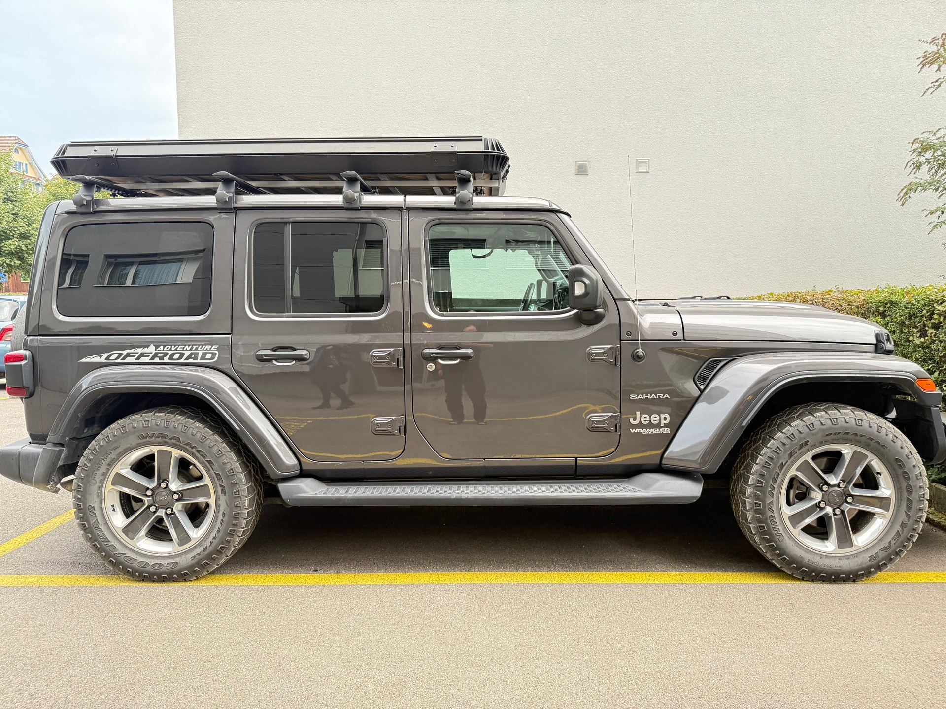 JEEP 2.0 Turbo Sahara Unlimited-image-0