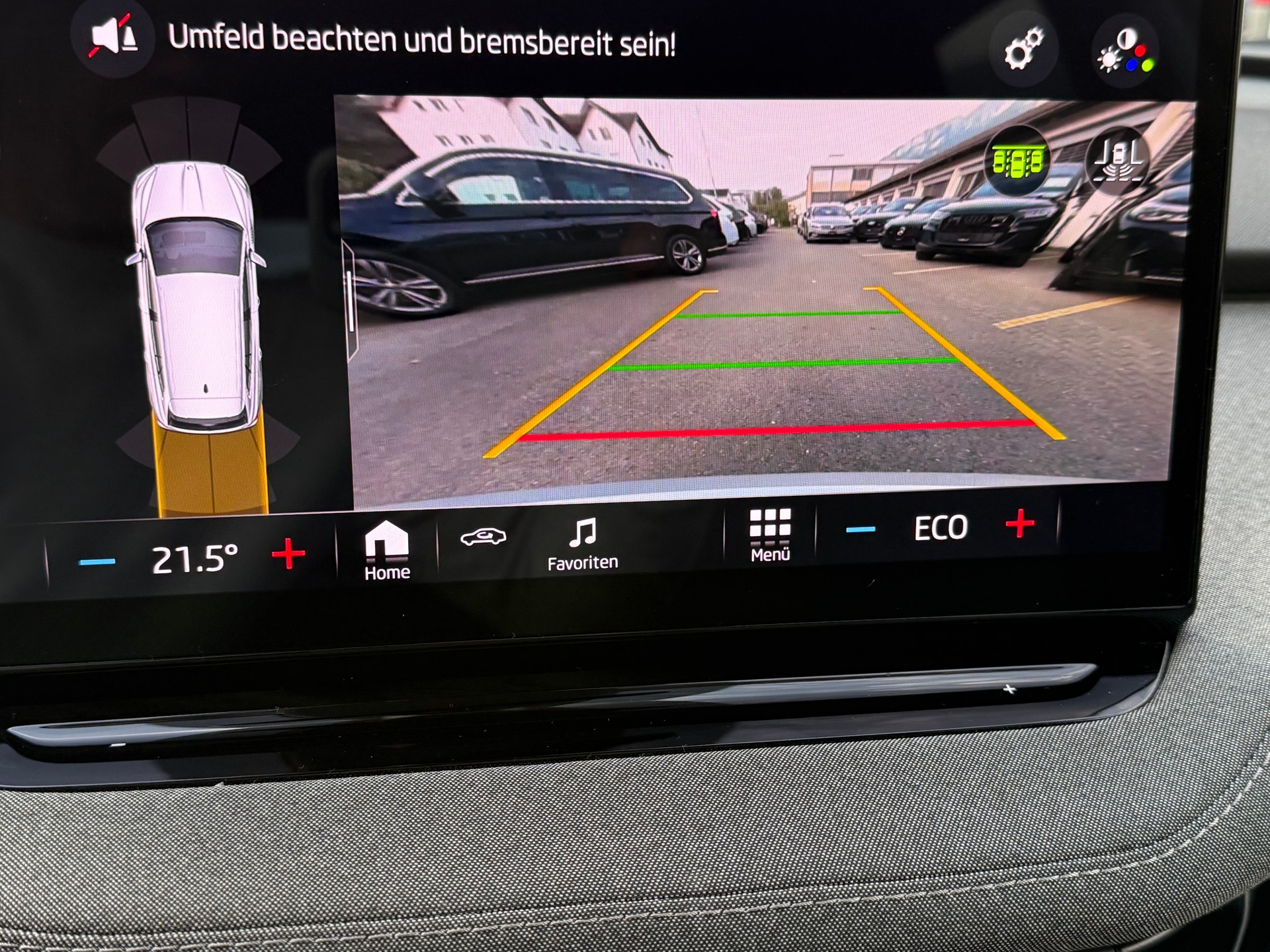 SKODA Enyaq iV 80-image-12