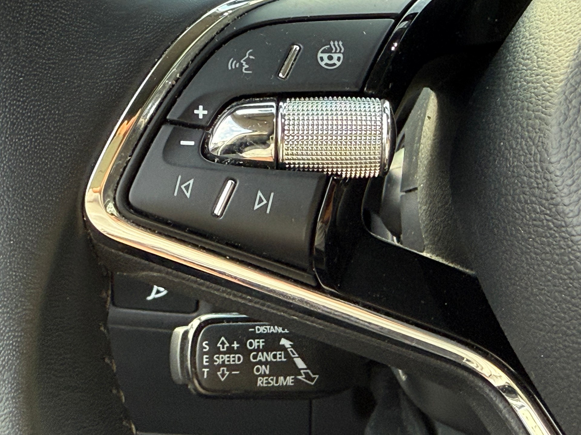 SKODA Enyaq iV 80-image-11