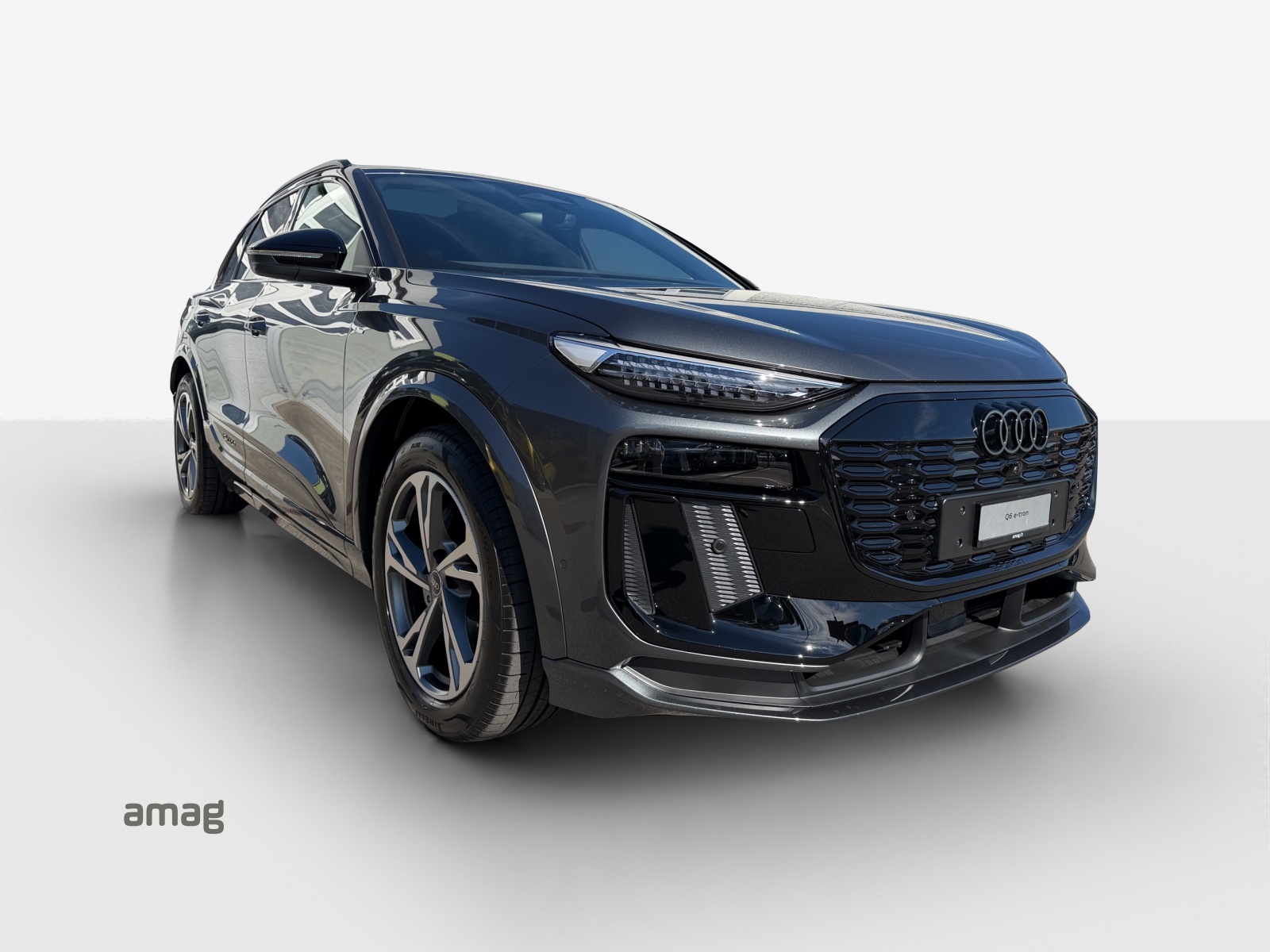 AUDI Q6 e-tron quattro-image-5