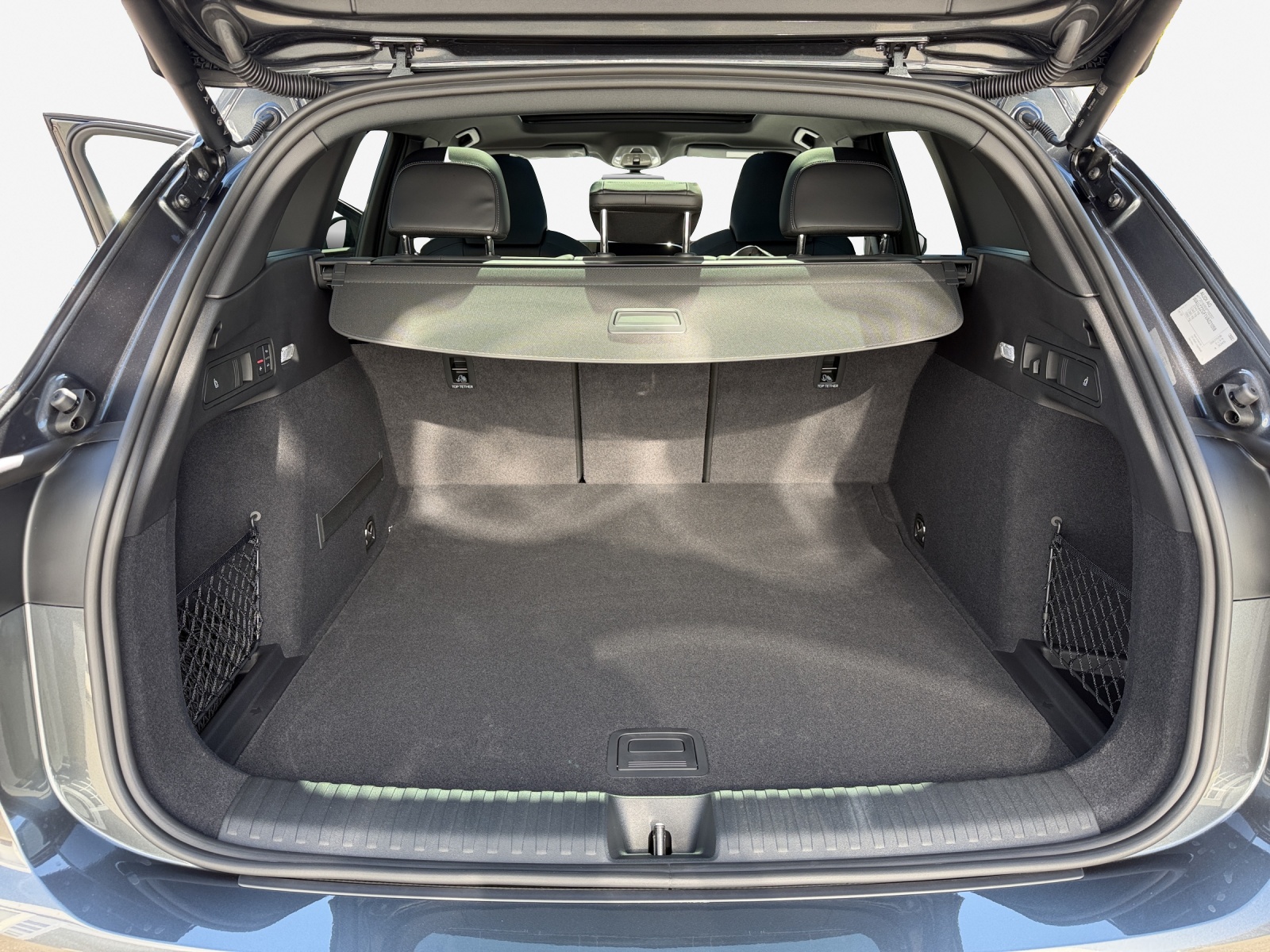 AUDI Q6 e-tron quattro-image-12