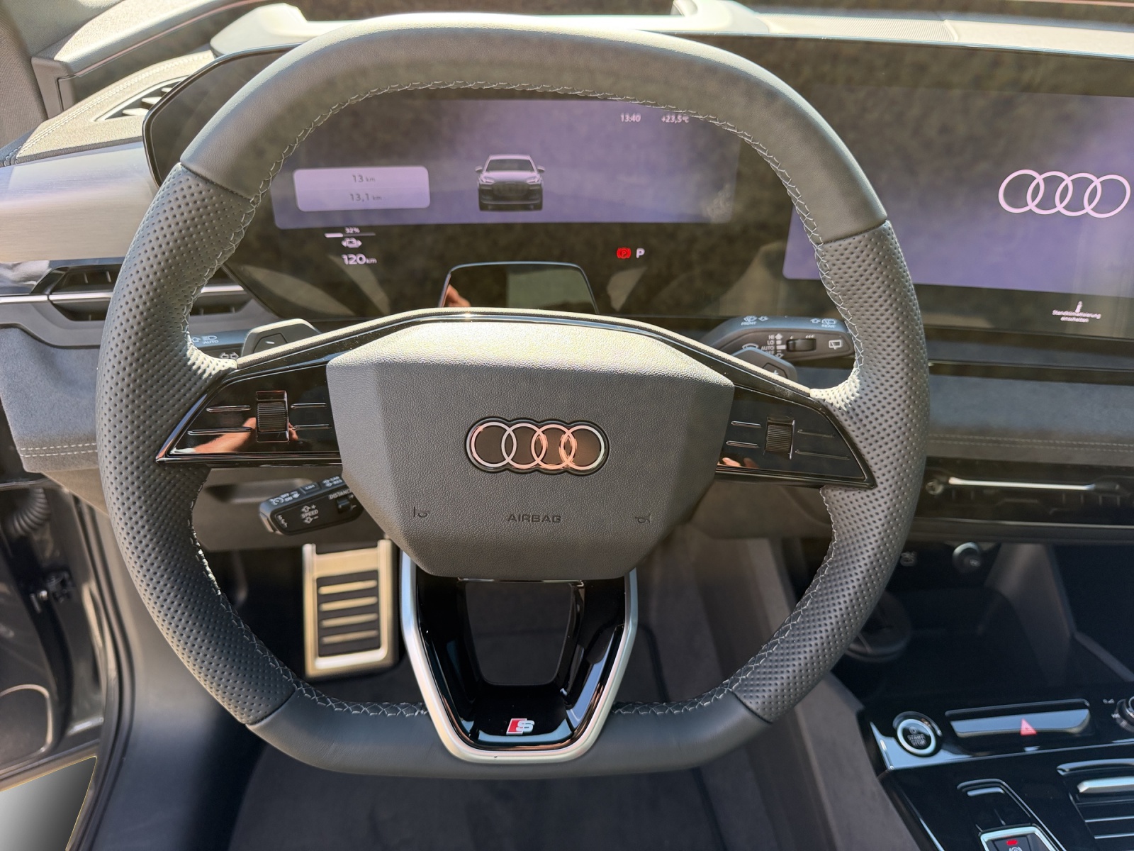 AUDI Q6 e-tron quattro-image-9