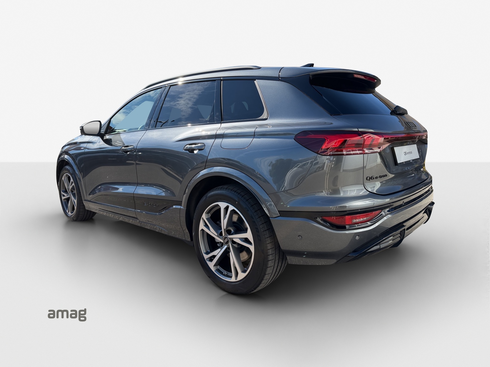 AUDI Q6 e-tron quattro-image-2