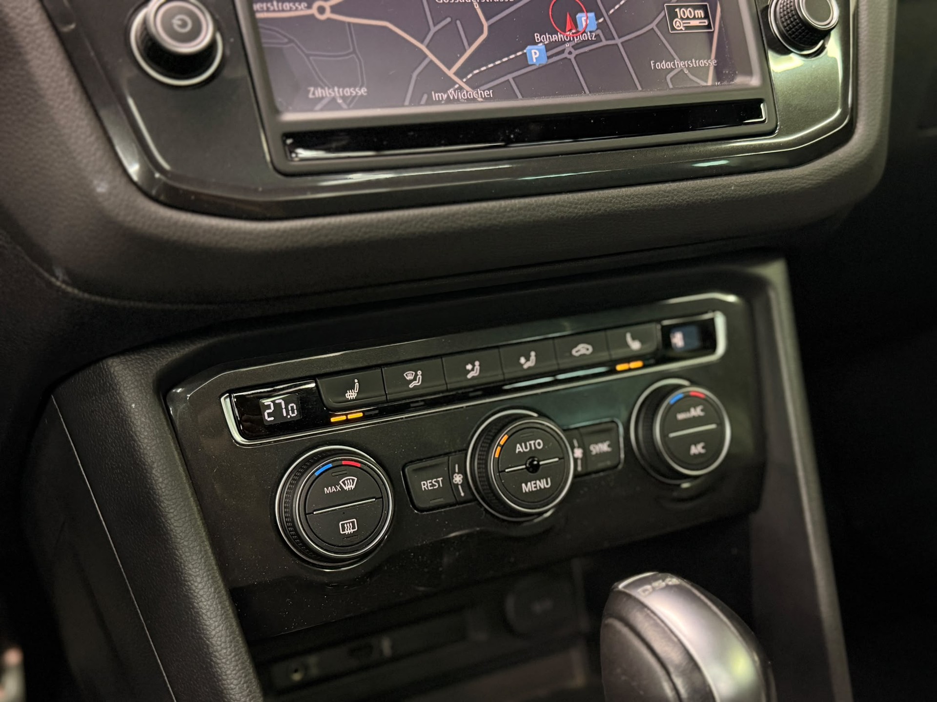 VW Tiguan 2.0 TDI R-Line 4Motion DSG-image-19