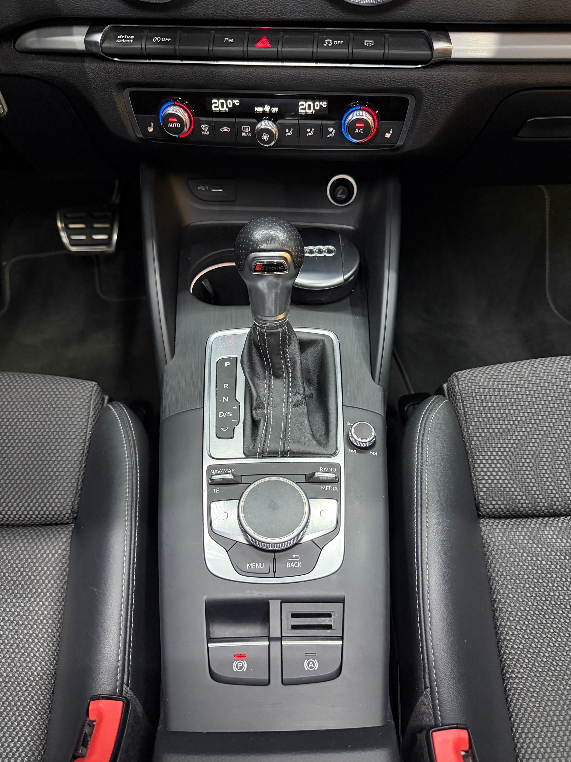 AUDI A3 Sportback 35 TFSI Sport S-tronic-image-16