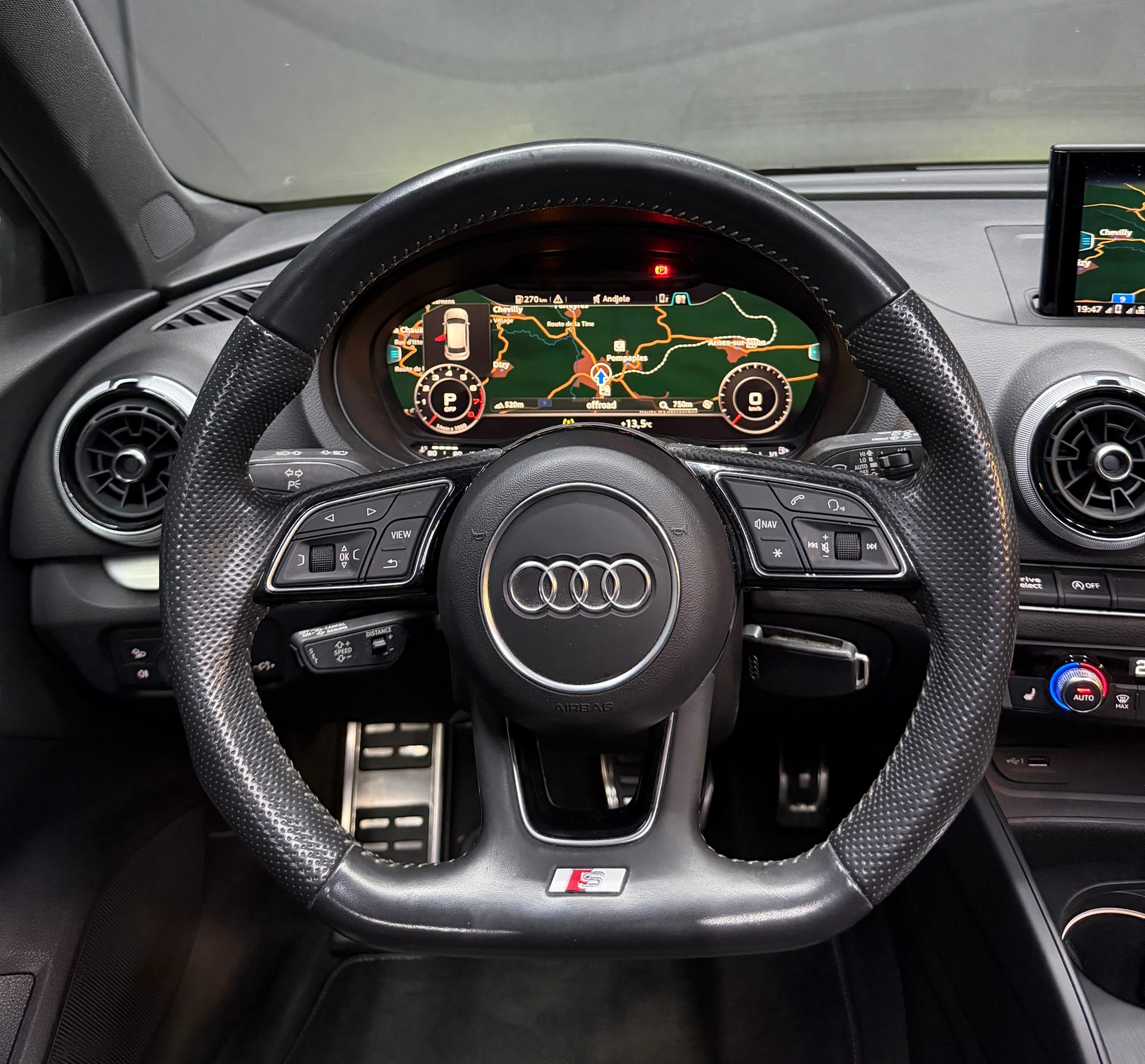 AUDI A3 Sportback 35 TFSI Sport S-tronic-image-13