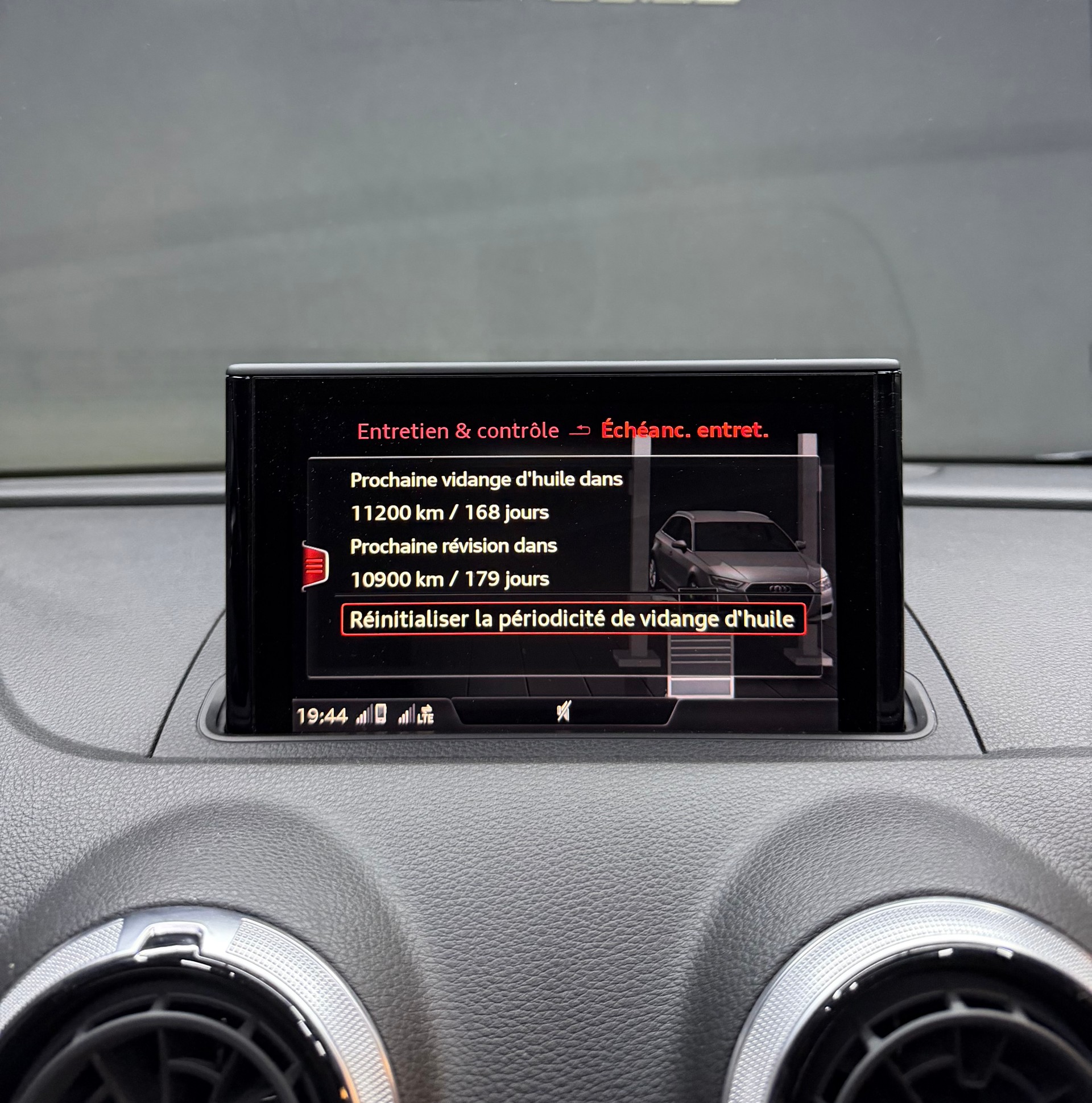 AUDI A3 Sportback 35 TFSI Sport S-tronic-image-23