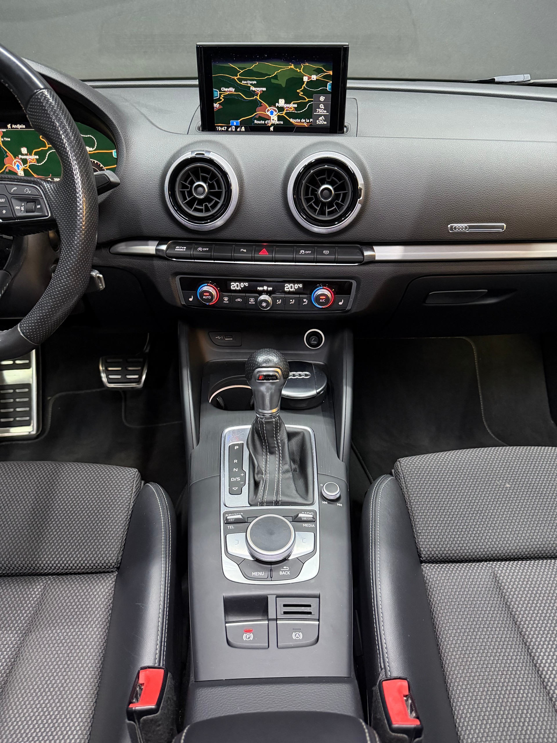 AUDI A3 Sportback 35 TFSI Sport S-tronic-image-14