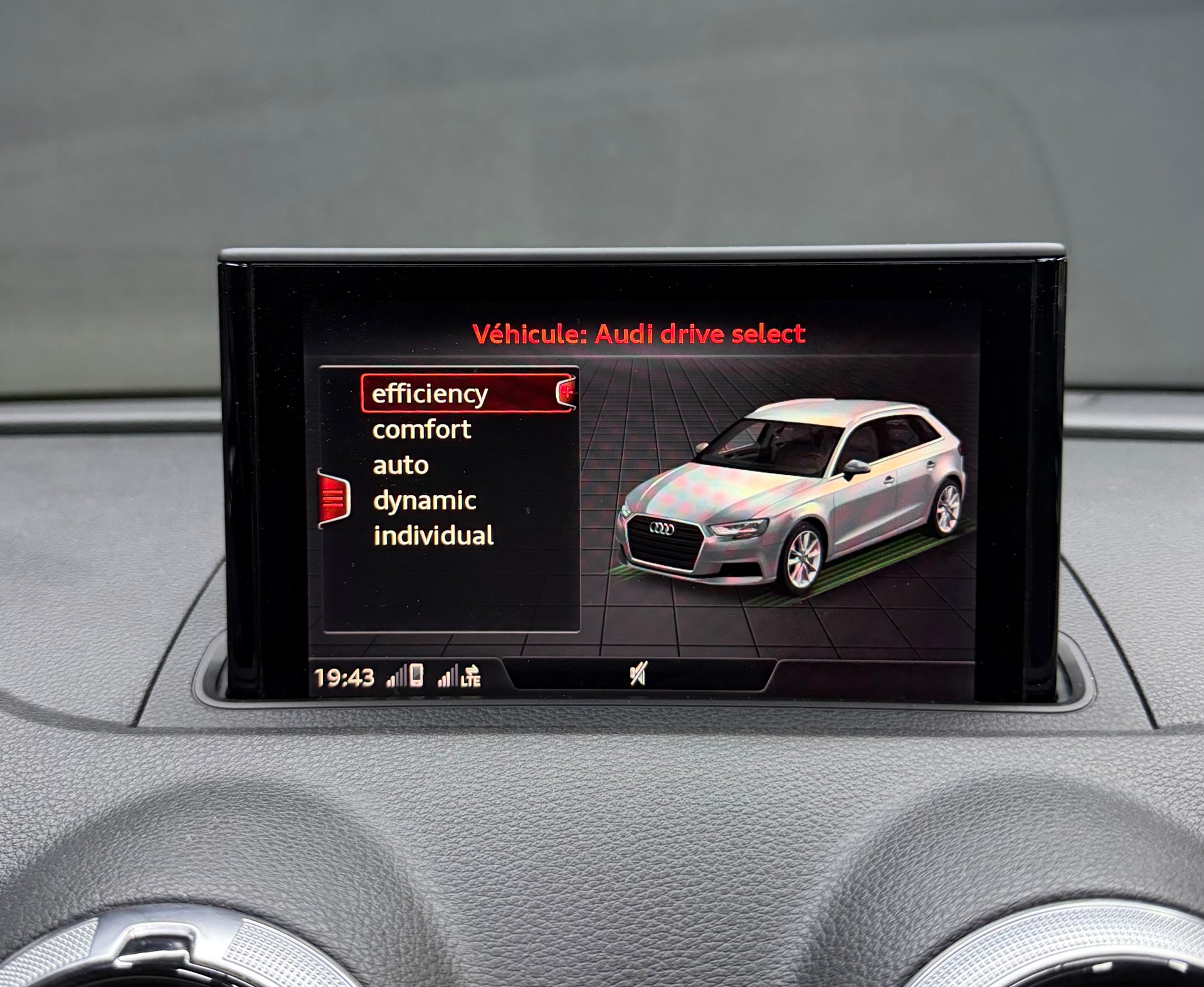 AUDI A3 Sportback 35 TFSI Sport S-tronic-image-20