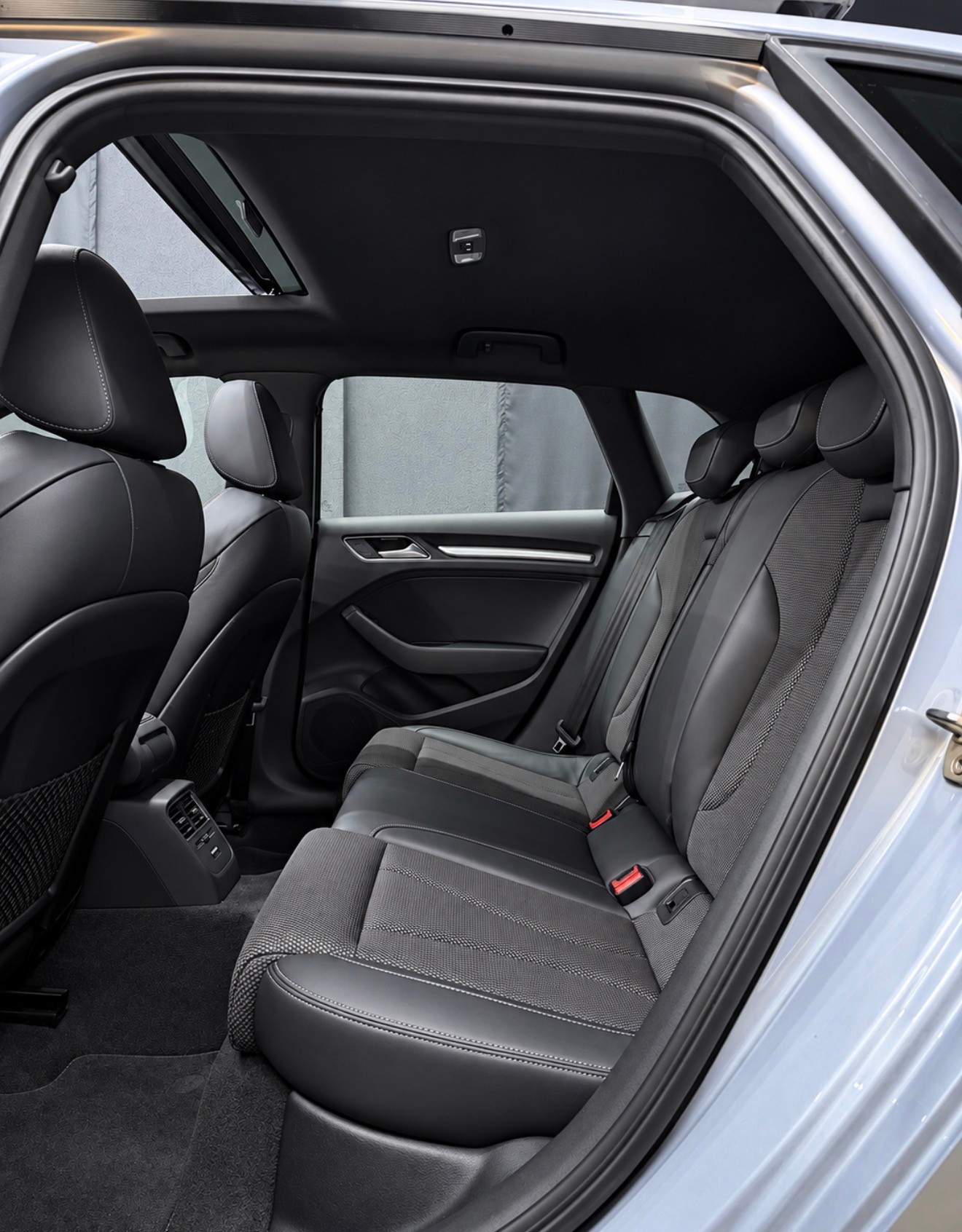 AUDI A3 Sportback 35 TFSI Sport S-tronic-image-11