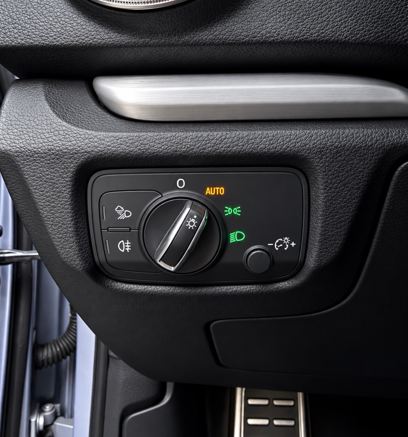 AUDI A3 Sportback 35 TFSI Sport S-tronic-image-30