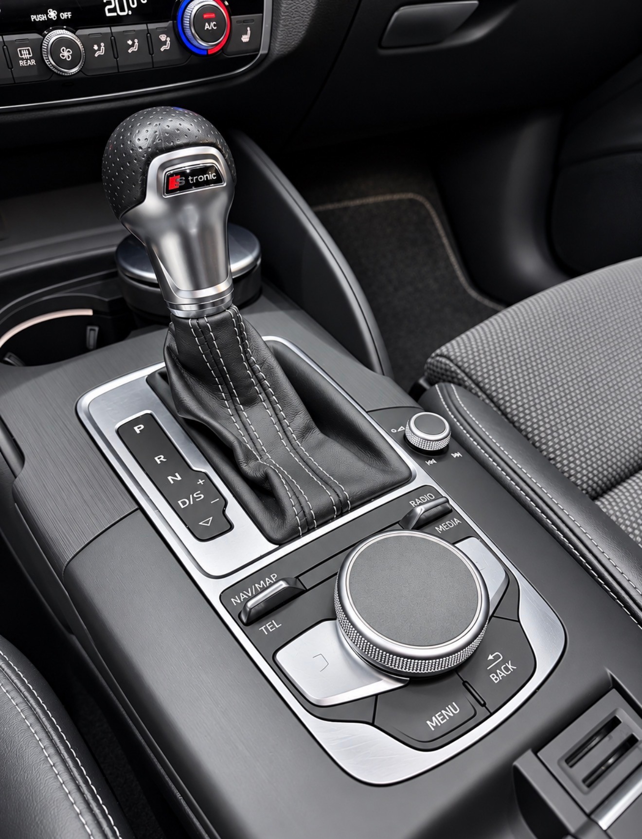 AUDI A3 Sportback 35 TFSI Sport S-tronic-image-18