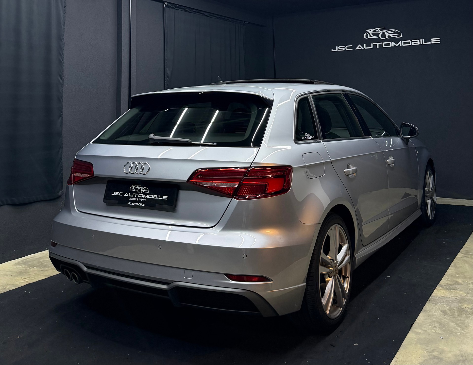 AUDI A3 Sportback 35 TFSI Sport S-tronic-showroom-element-3