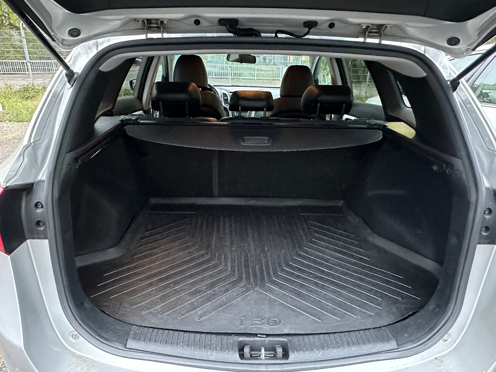 HYUNDAI i30 Wagon 1.6 GDI Premium-image-6