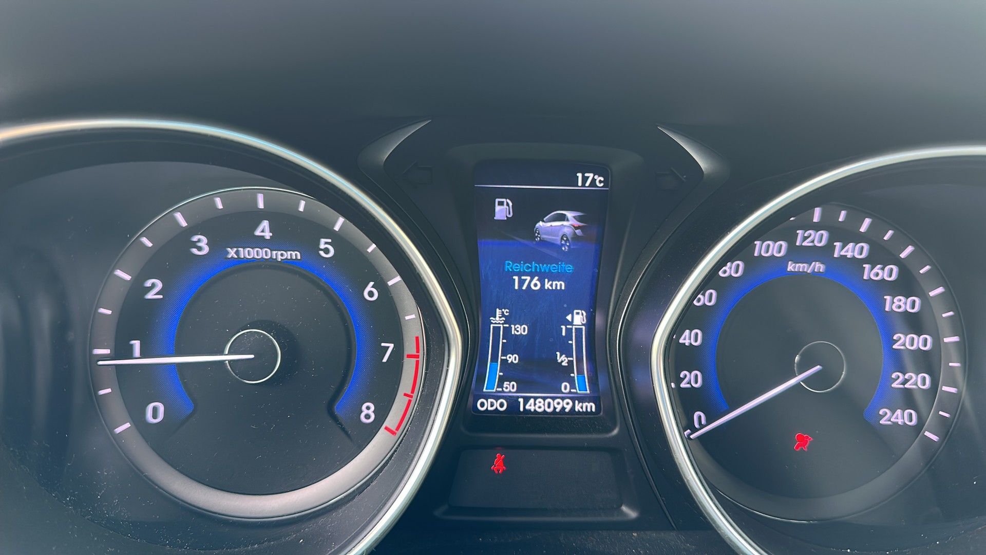 HYUNDAI i30 Wagon 1.6 GDI Premium-image-9