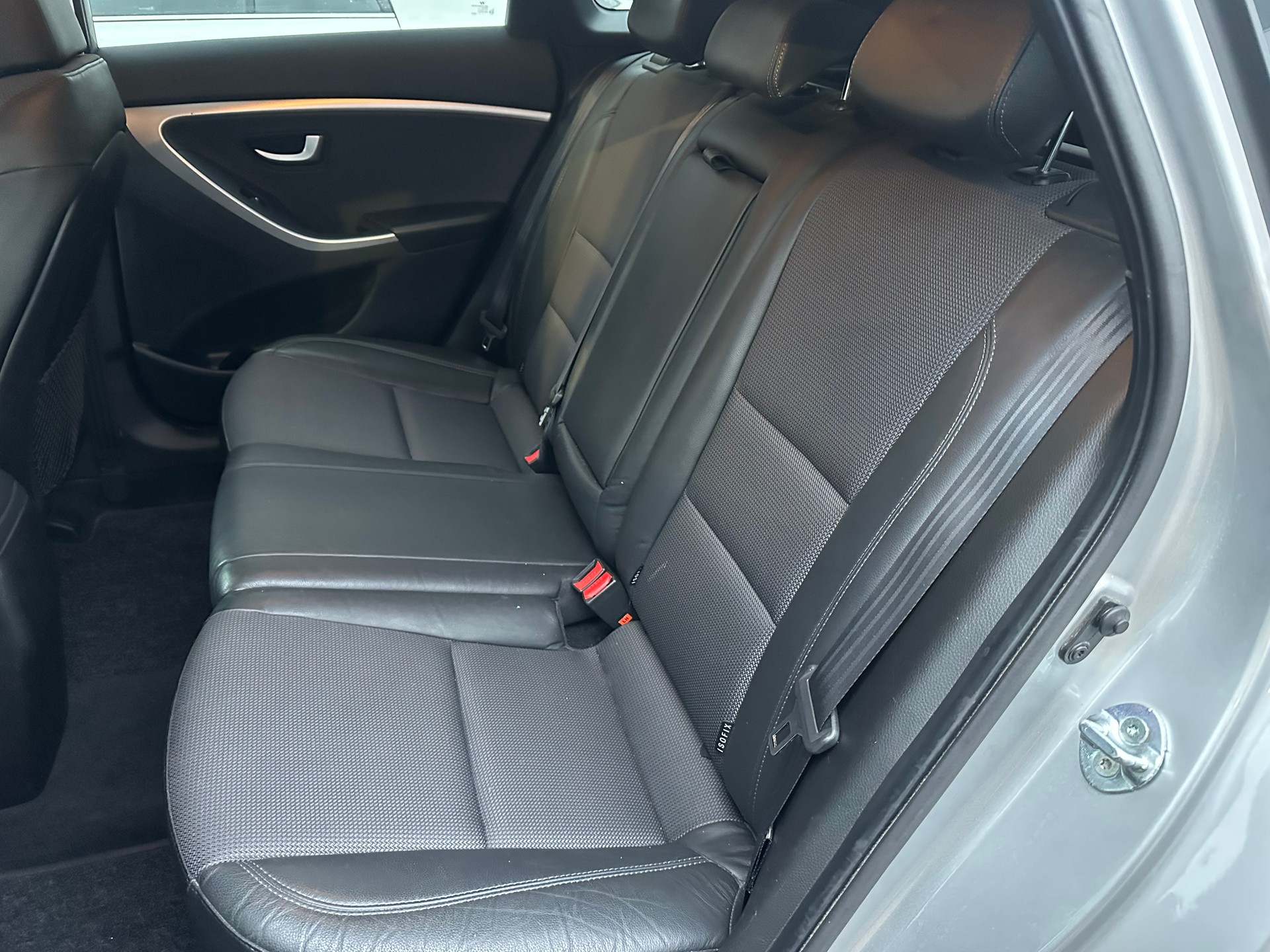 HYUNDAI i30 Wagon 1.6 GDI Premium-image-5