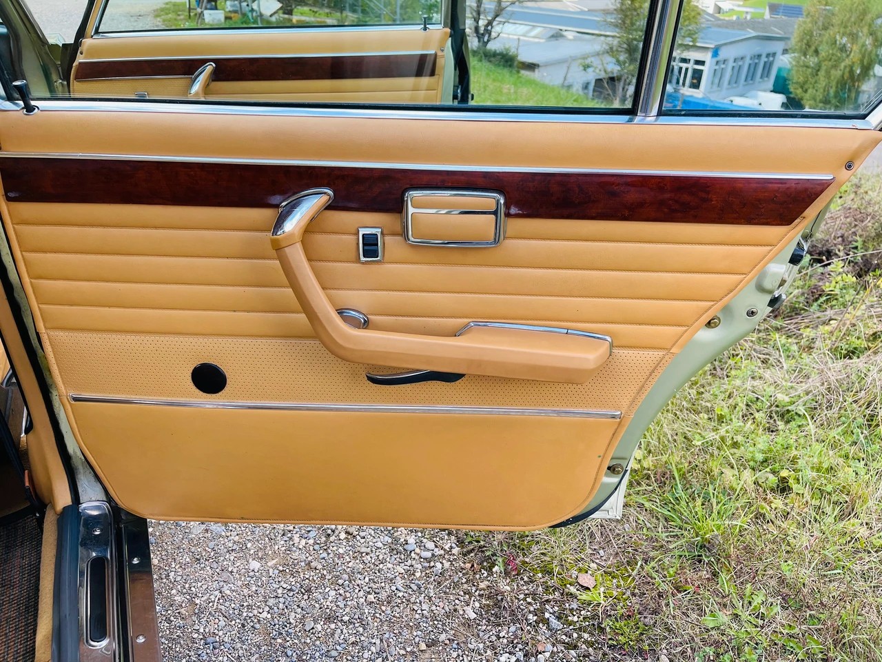BMW 3.3LA-image-13