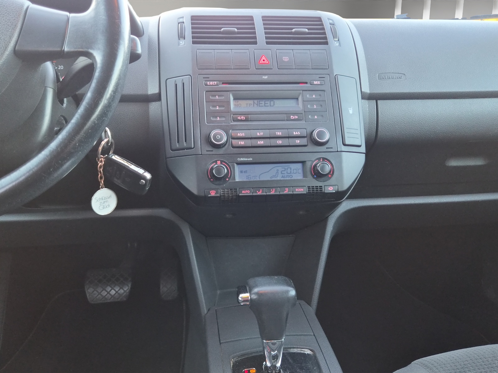 VW Polo 1.4 16V Trendline Automatic-image-15
