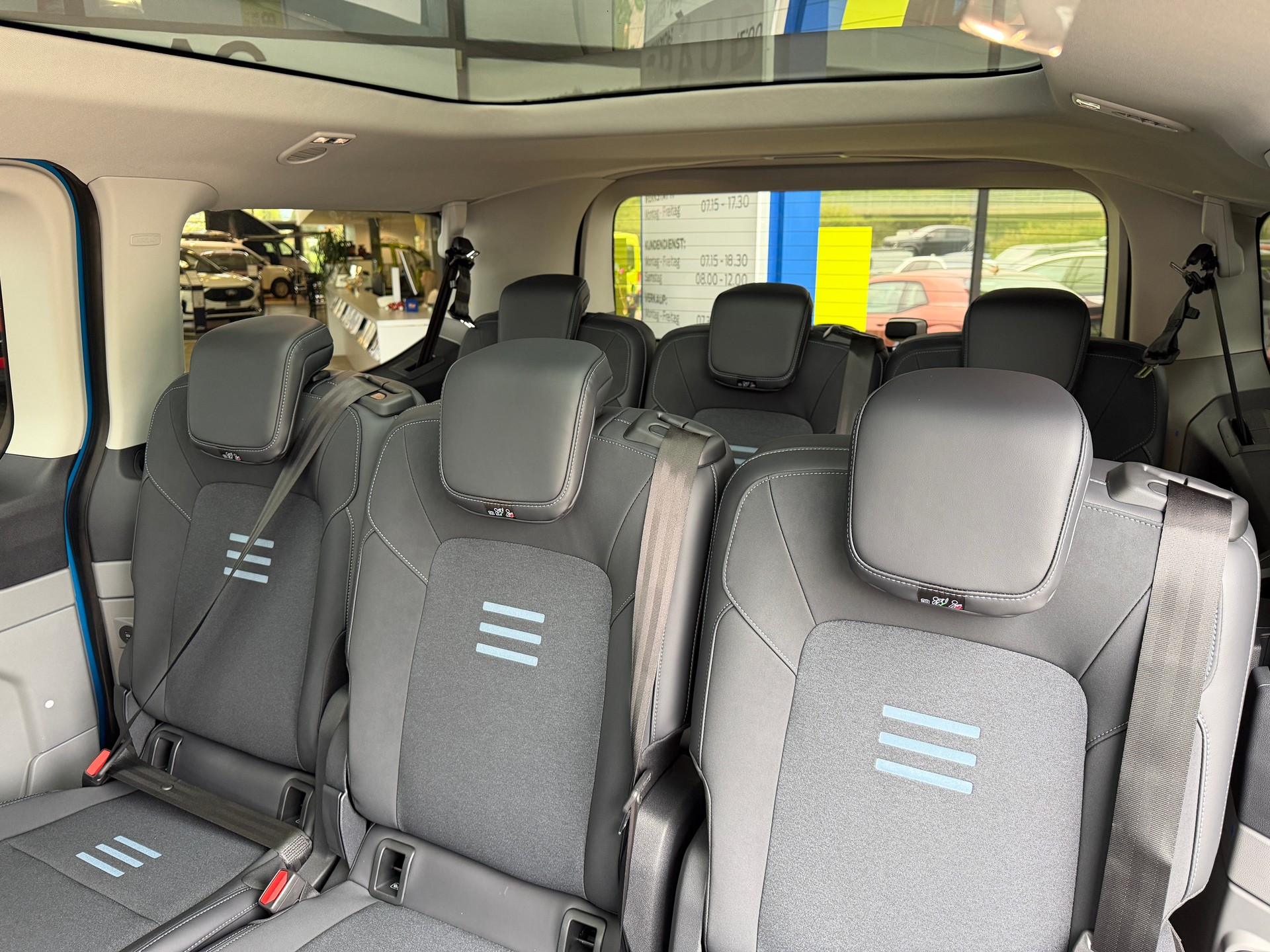 FORD Tourneo Bus 340 L1H1 PHEV Active-image-7