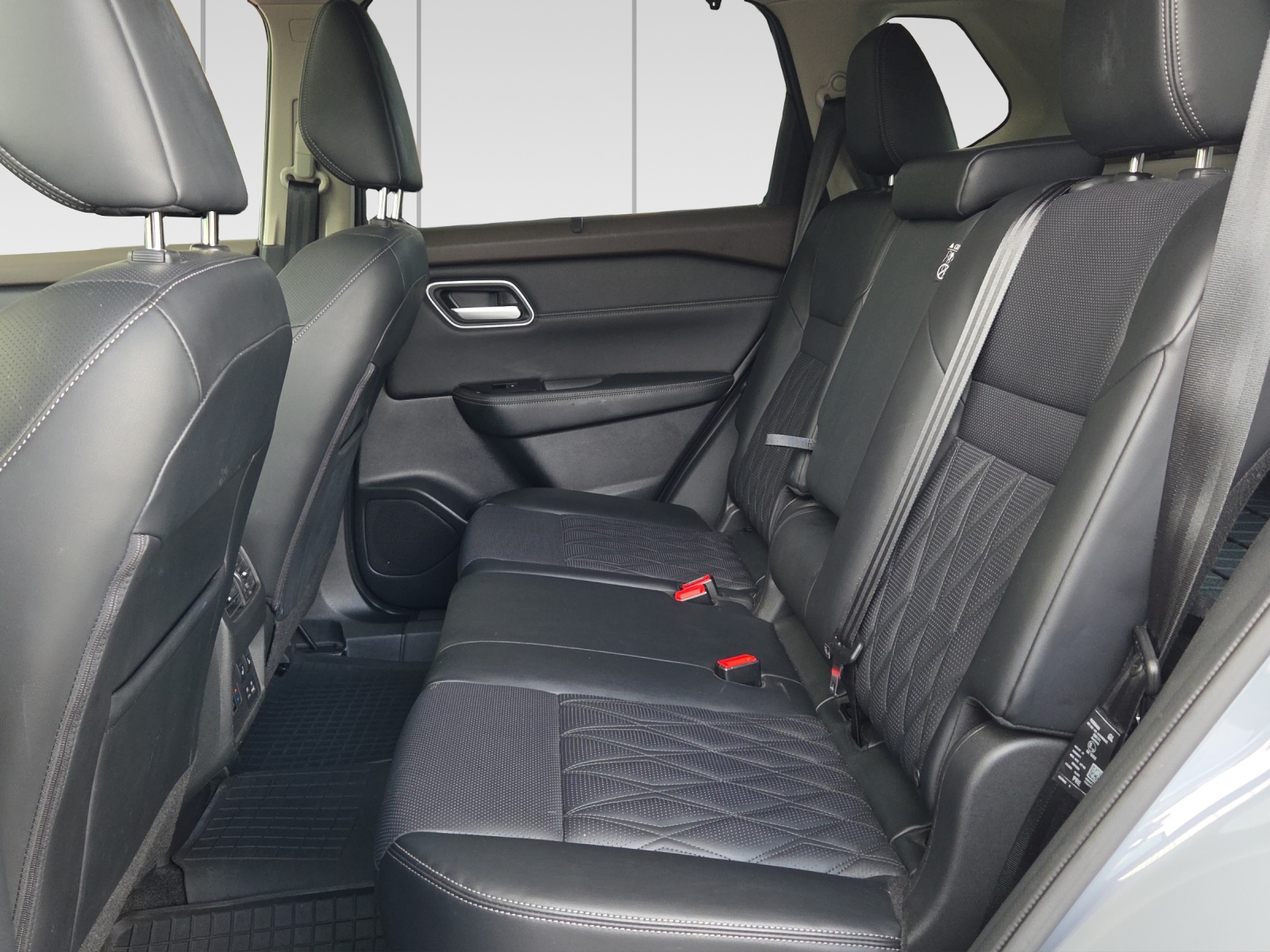NISSAN X-Trail 1.5 VC-T e-Power 4WD 7 Sitze Tekna+-image-10