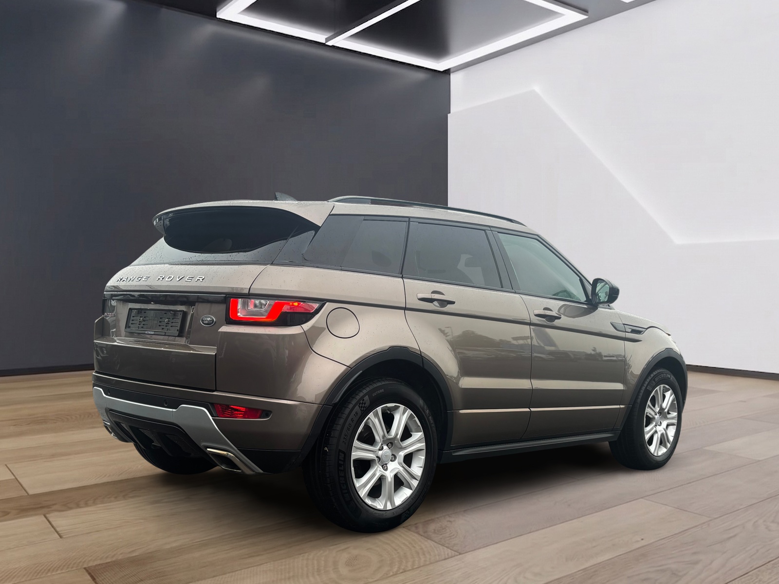 LAND ROVER Range Rover Evoque 2.0 TD4 Pure AT9-showroom-element-3
