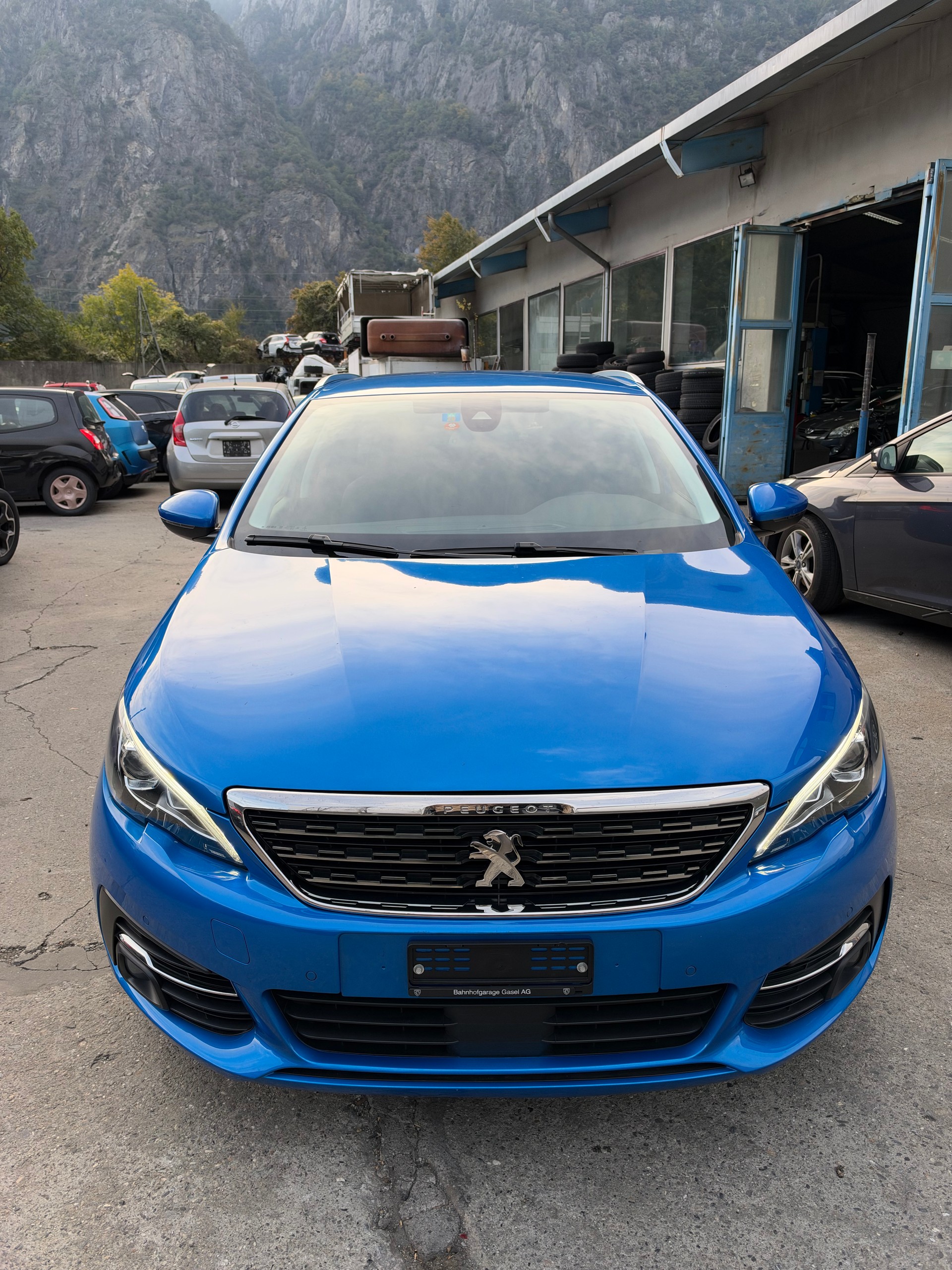 PEUGEOT 308 SW 1.2 Pure Tech Allure EAT8-image-2