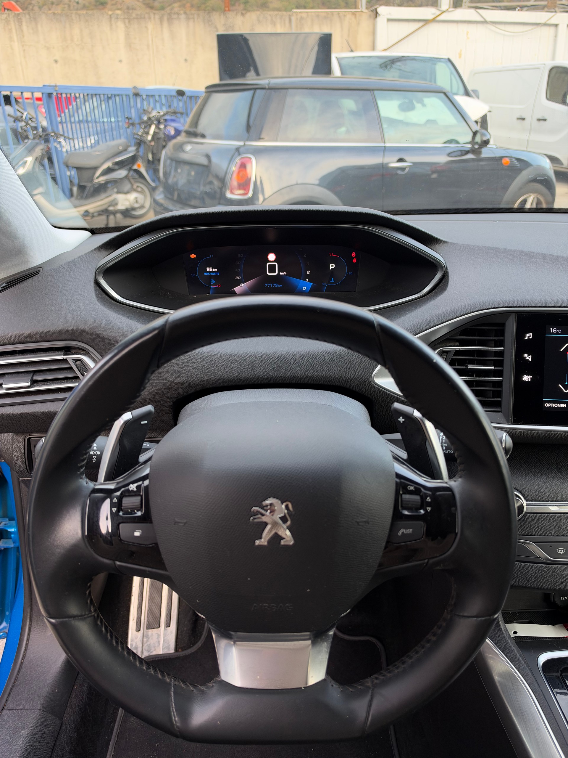 PEUGEOT 308 SW 1.2 Pure Tech Allure EAT8-image-11