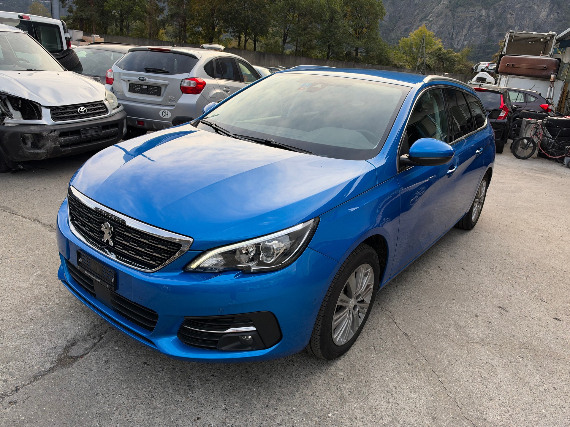 PEUGEOT 308 SW 1.2 Pure Tech Allure EAT8-image-1