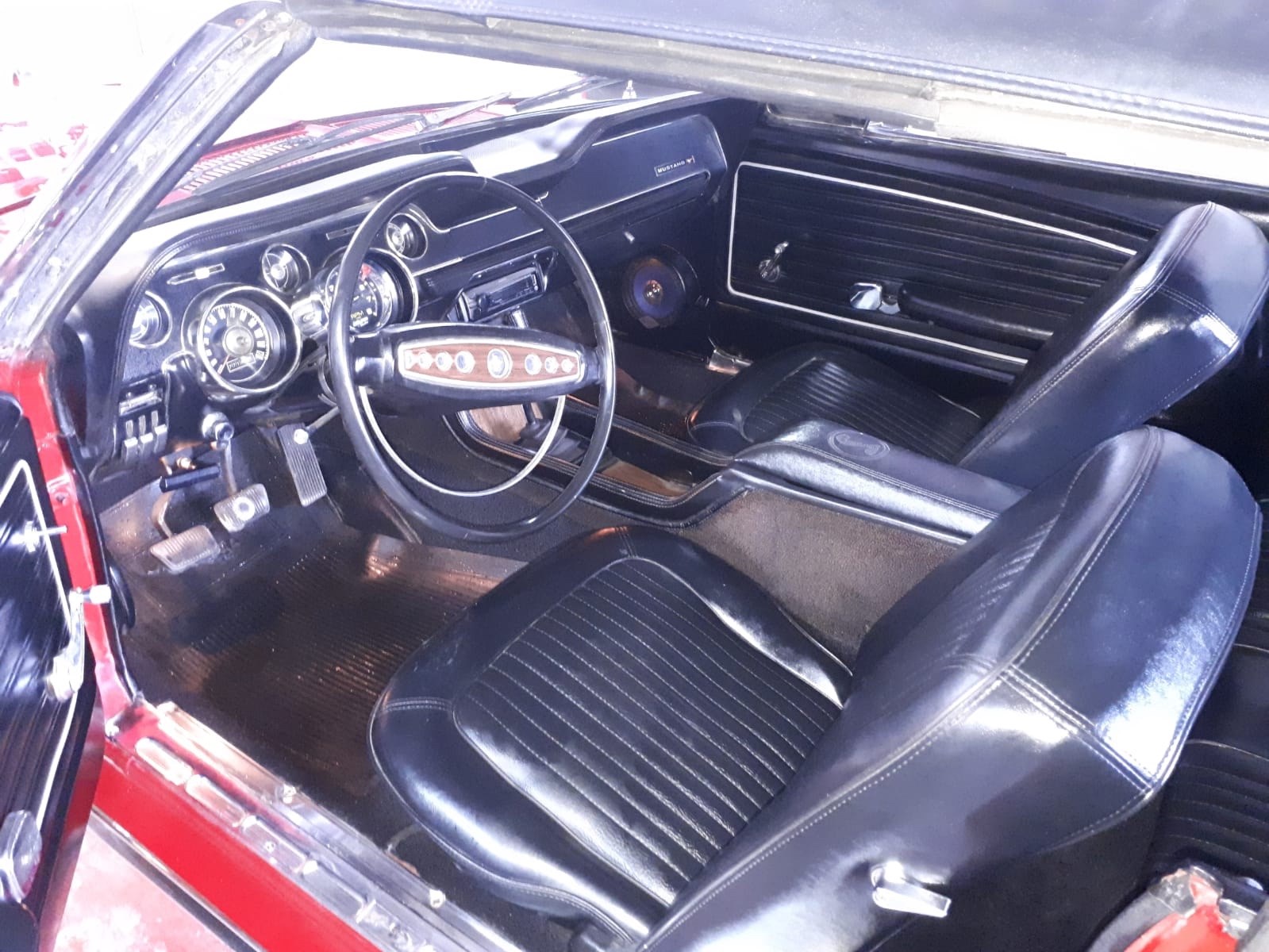 FORD MUSTANG Cabrio-image-1