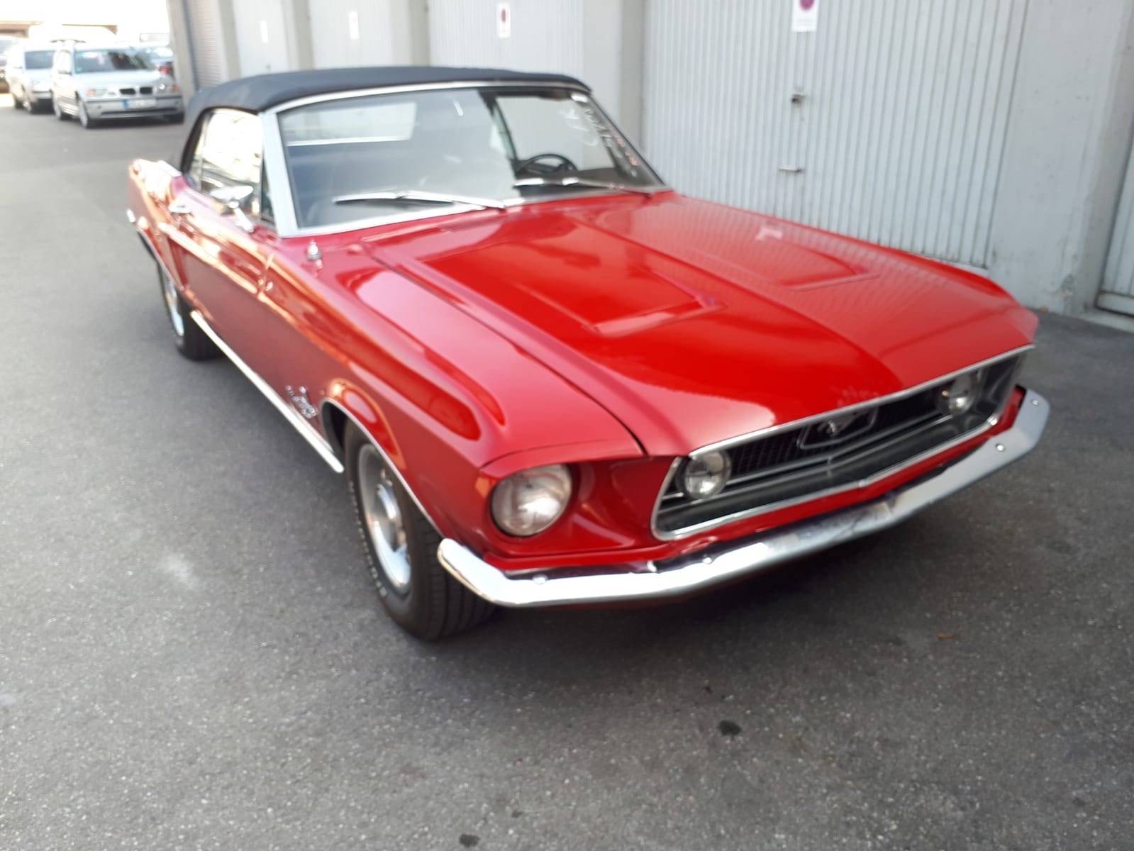 FORD MUSTANG Cabrio-image-2