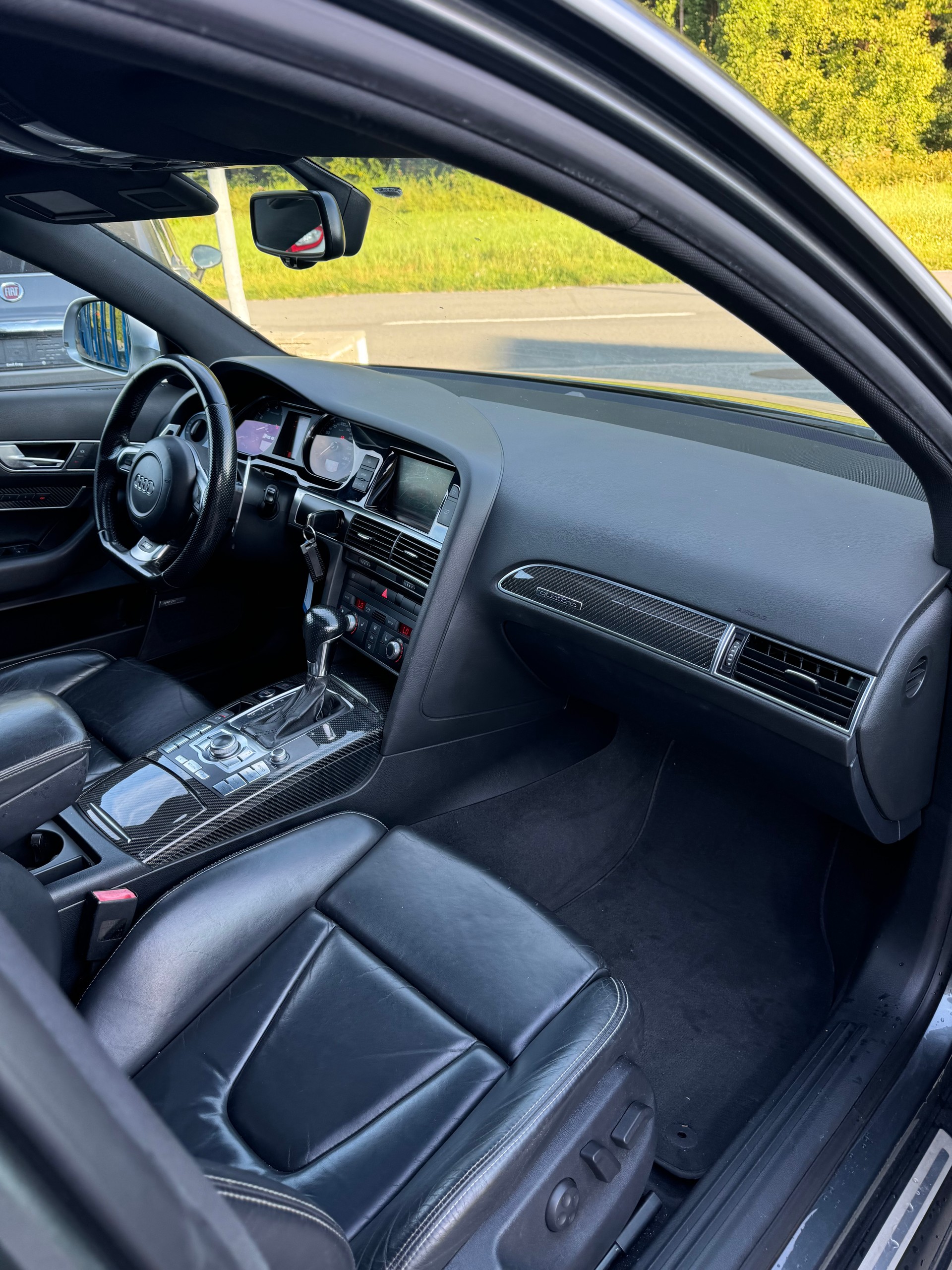 AUDI RS6 Avant 5.0 TFSI V10 quattro tiptronic-image-9