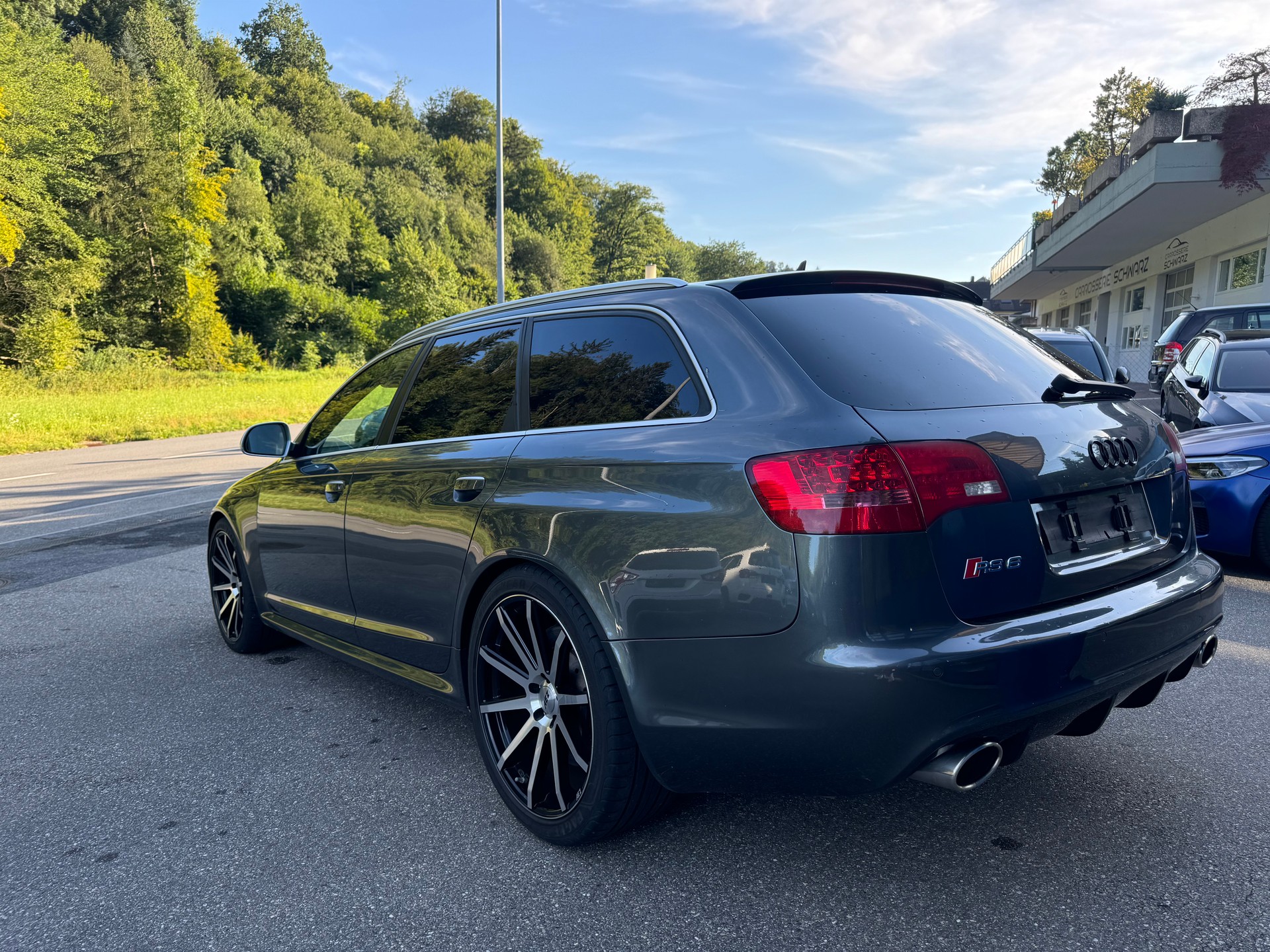 AUDI RS6 Avant 5.0 TFSI V10 quattro tiptronic-image-4