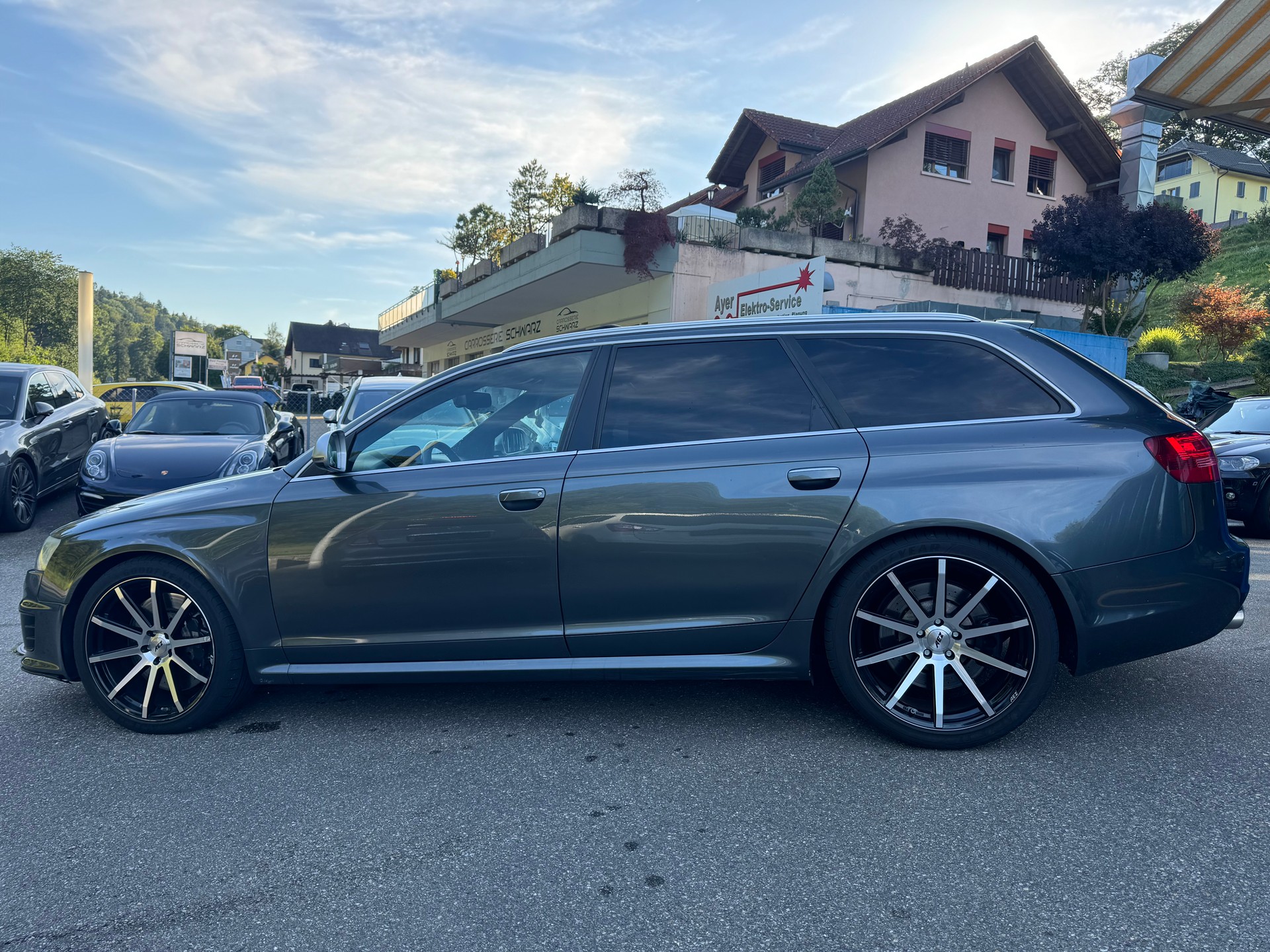 AUDI RS6 Avant 5.0 TFSI V10 quattro tiptronic-image-5
