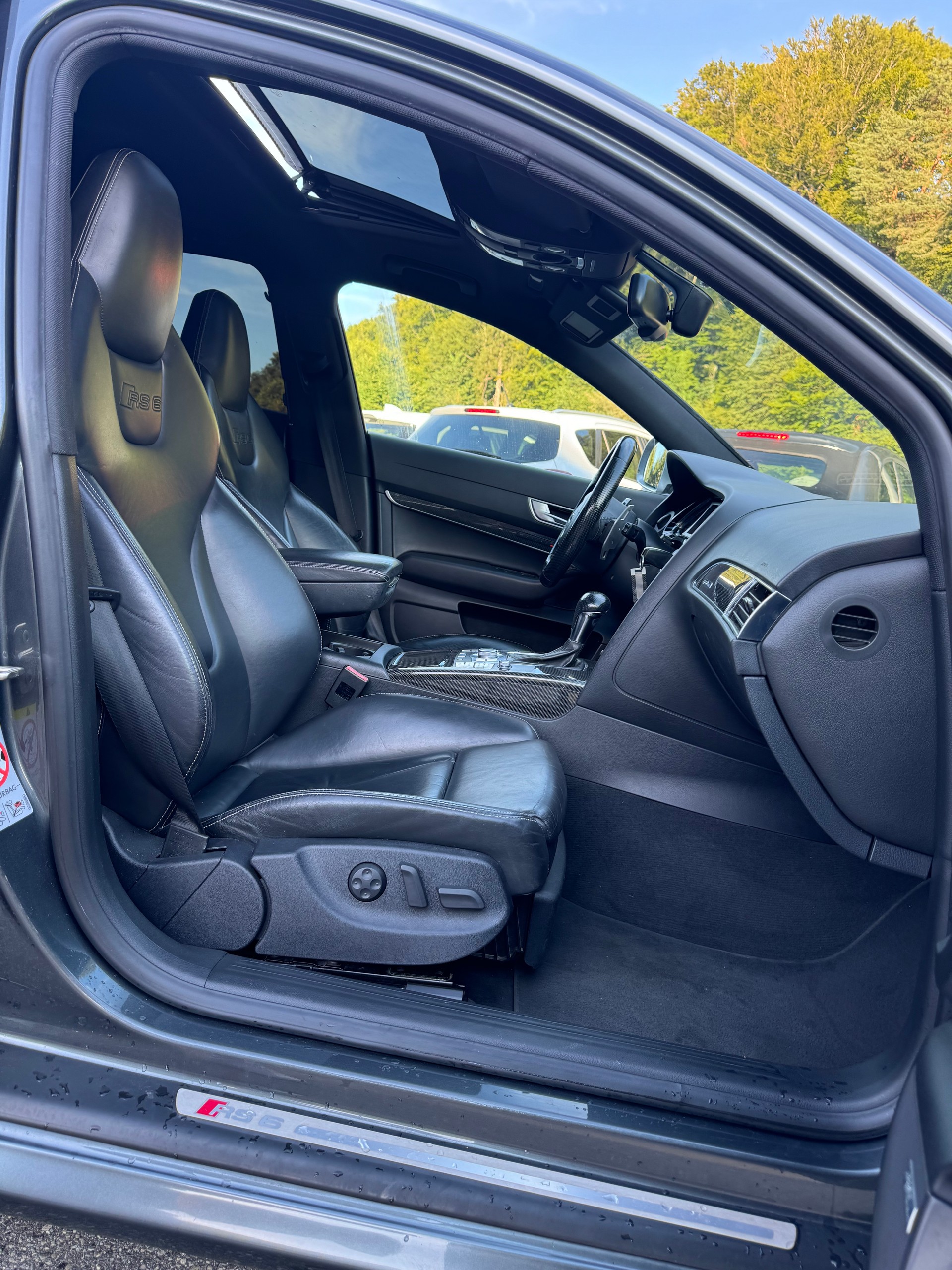AUDI RS6 Avant 5.0 TFSI V10 quattro tiptronic-image-10