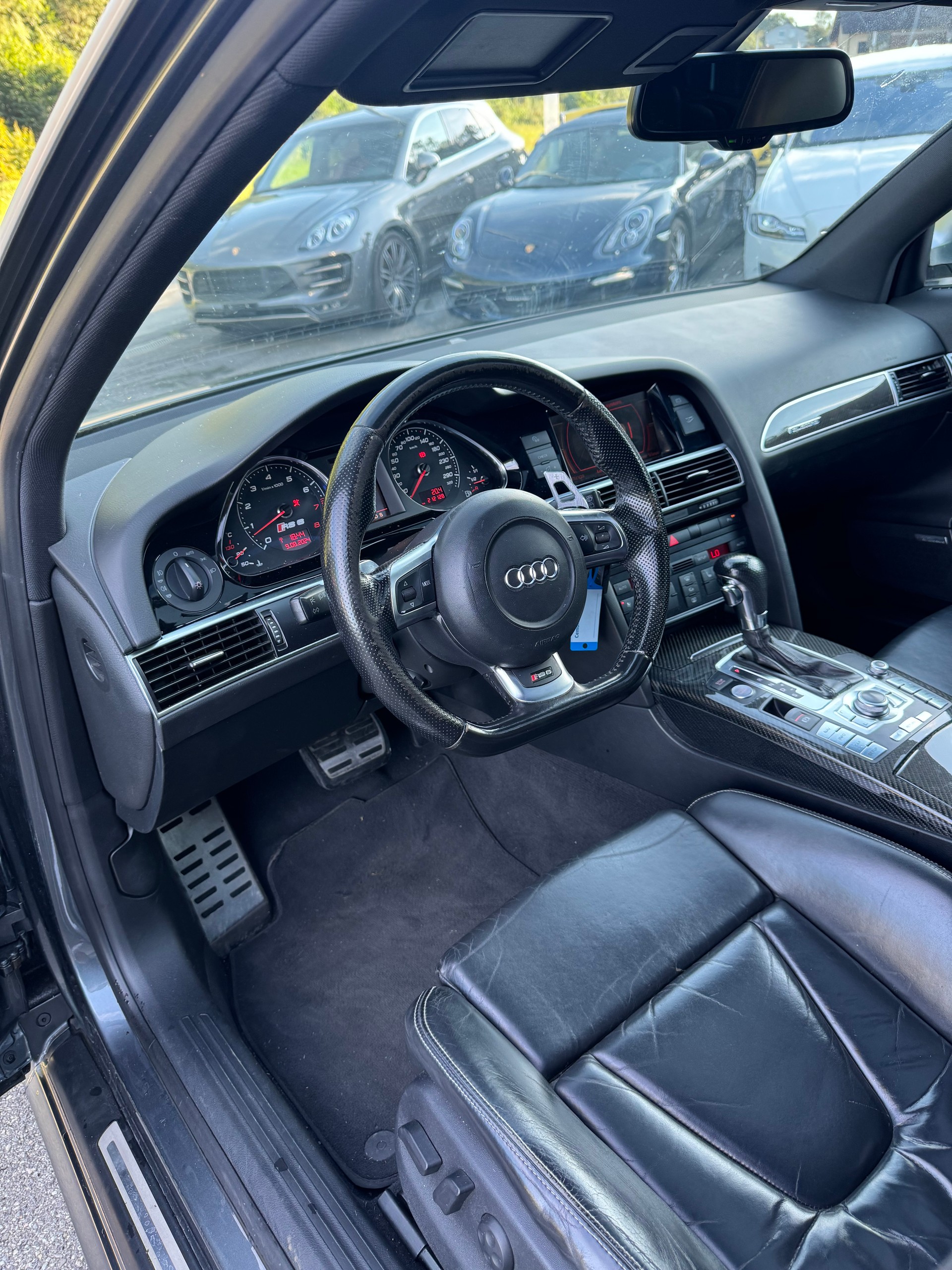 AUDI RS6 Avant 5.0 TFSI V10 quattro tiptronic-image-6