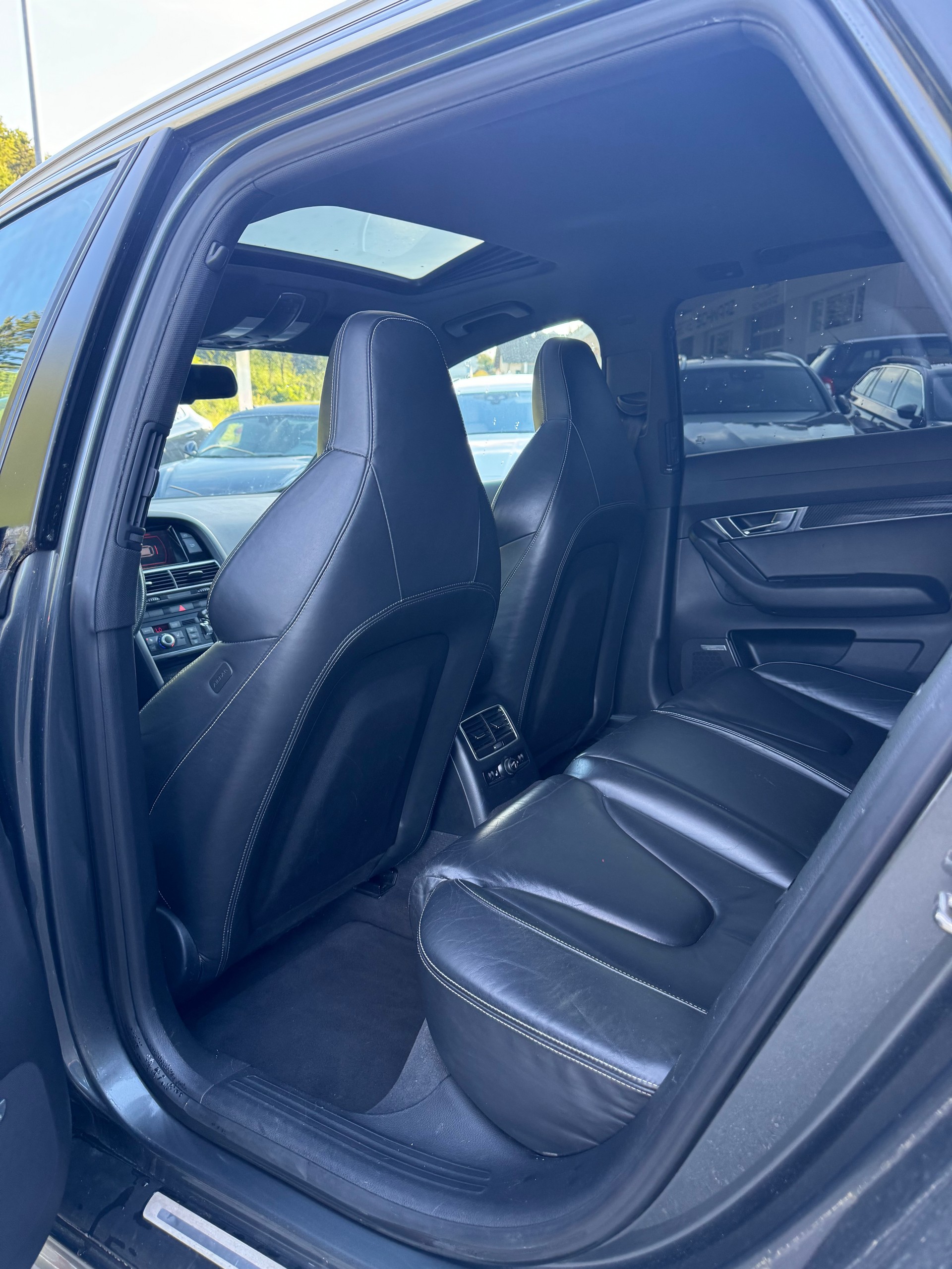 AUDI RS6 Avant 5.0 TFSI V10 quattro tiptronic-image-8