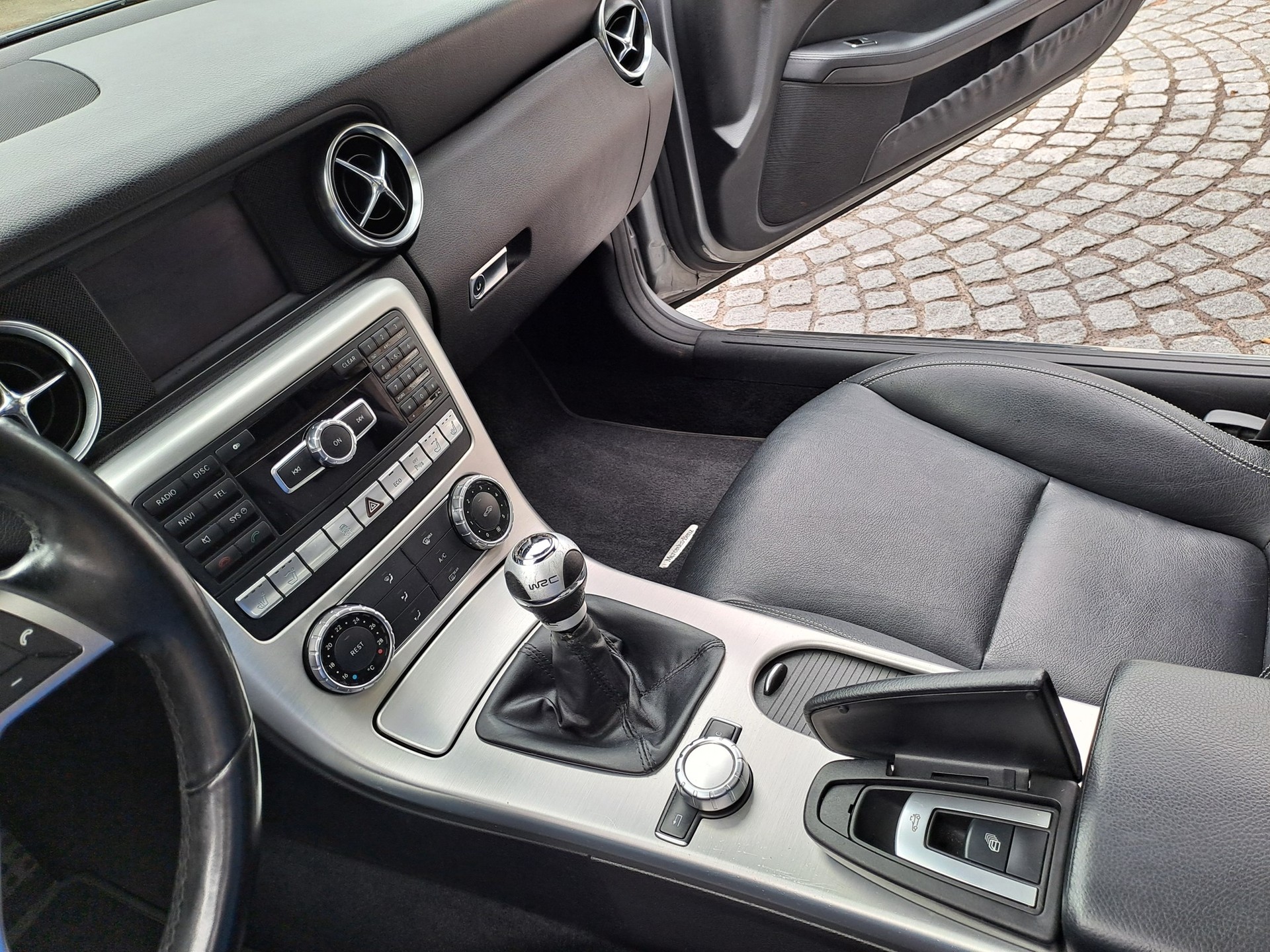 MERCEDES-BENZ SLK 200
