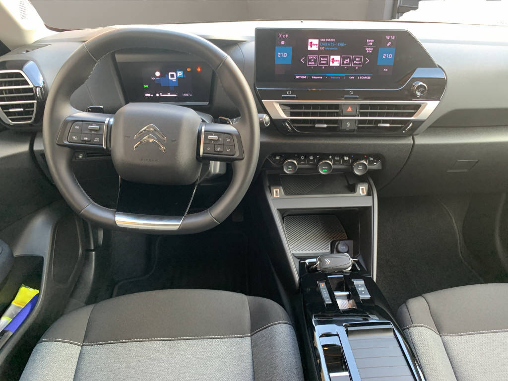 CITROEN C4 Essence 130ch EAT8 Swiss Edition-image-7
