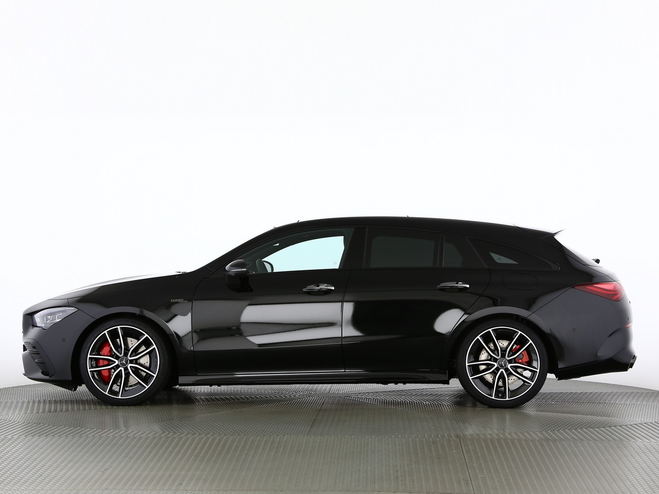 MERCEDES-BENZ CLA Shooting Brake 35 AMG 4Matic 8G-DCT-image-1