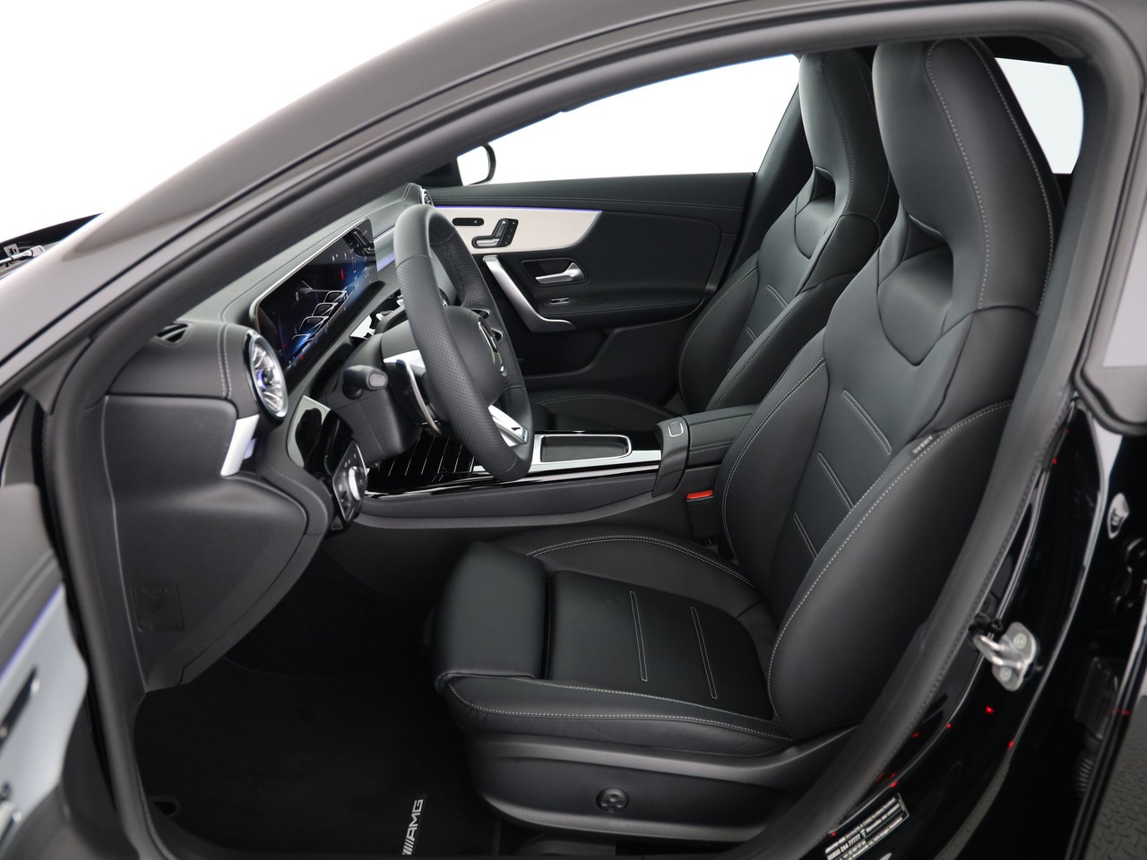 MERCEDES-BENZ CLA Shooting Brake 35 AMG 4Matic 8G-DCT-image-3