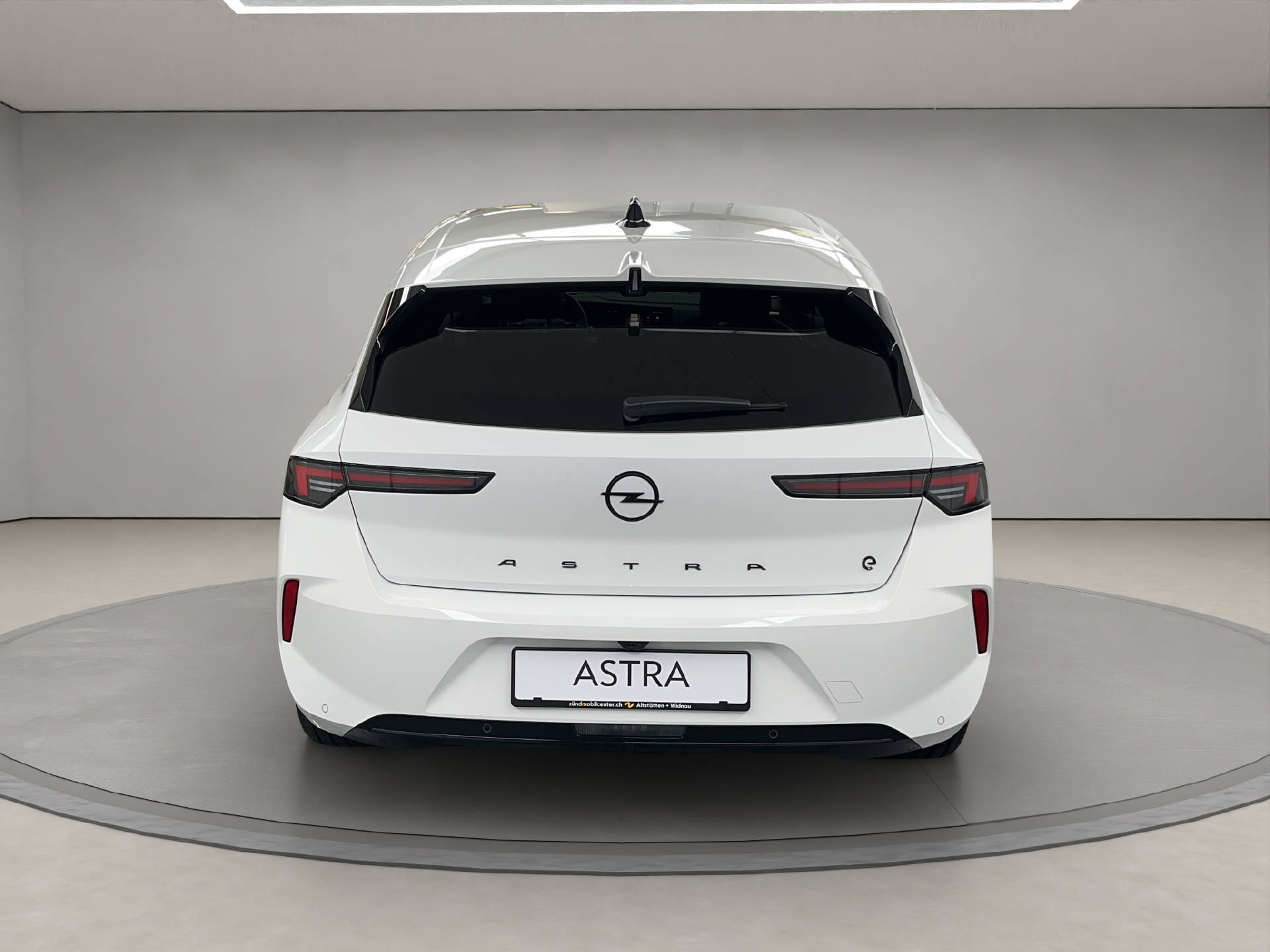 OPEL Astra GS Electric-image-3