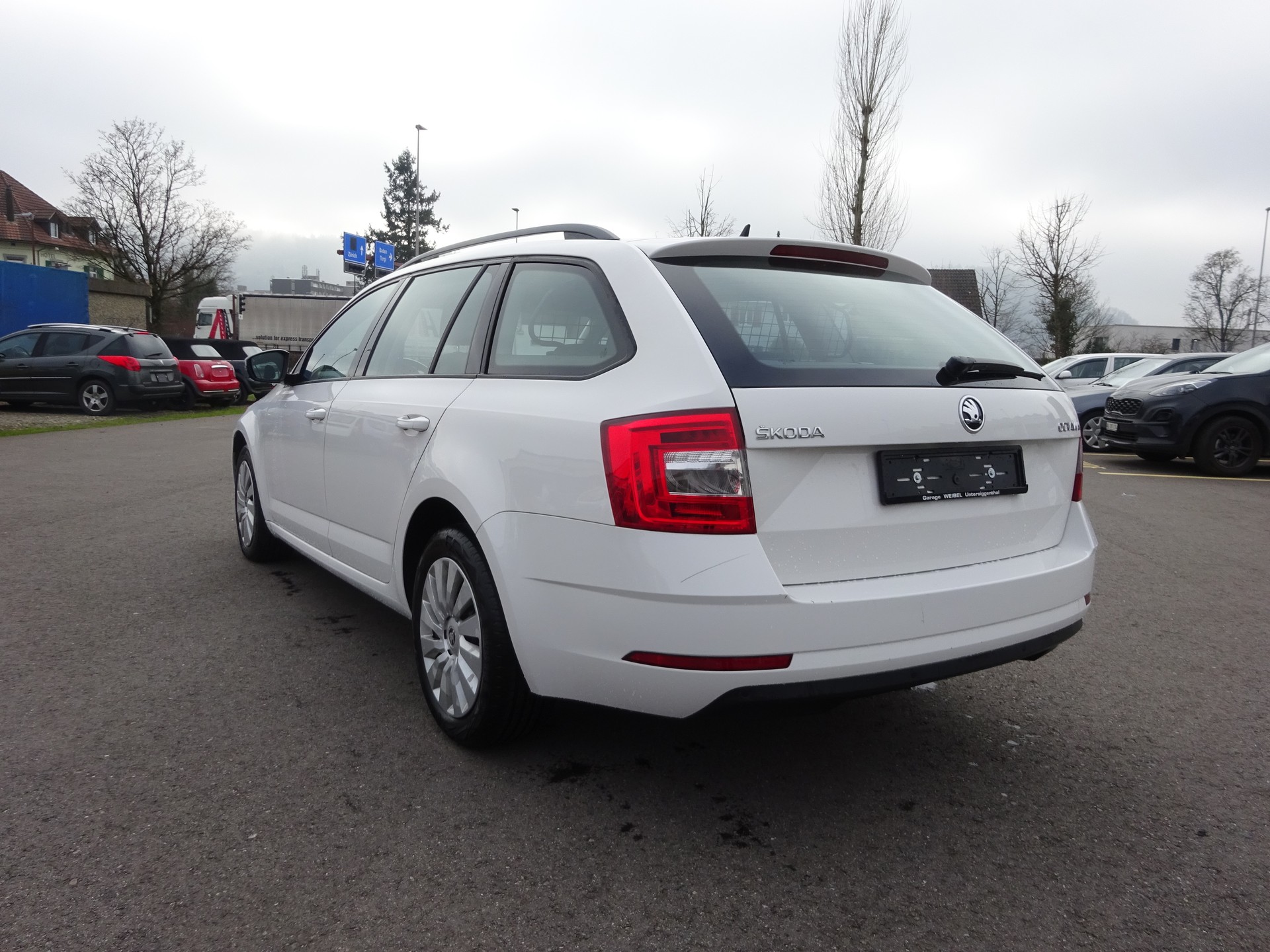 SKODA Octavia Combi 1.6 TDI Ambition-image-6