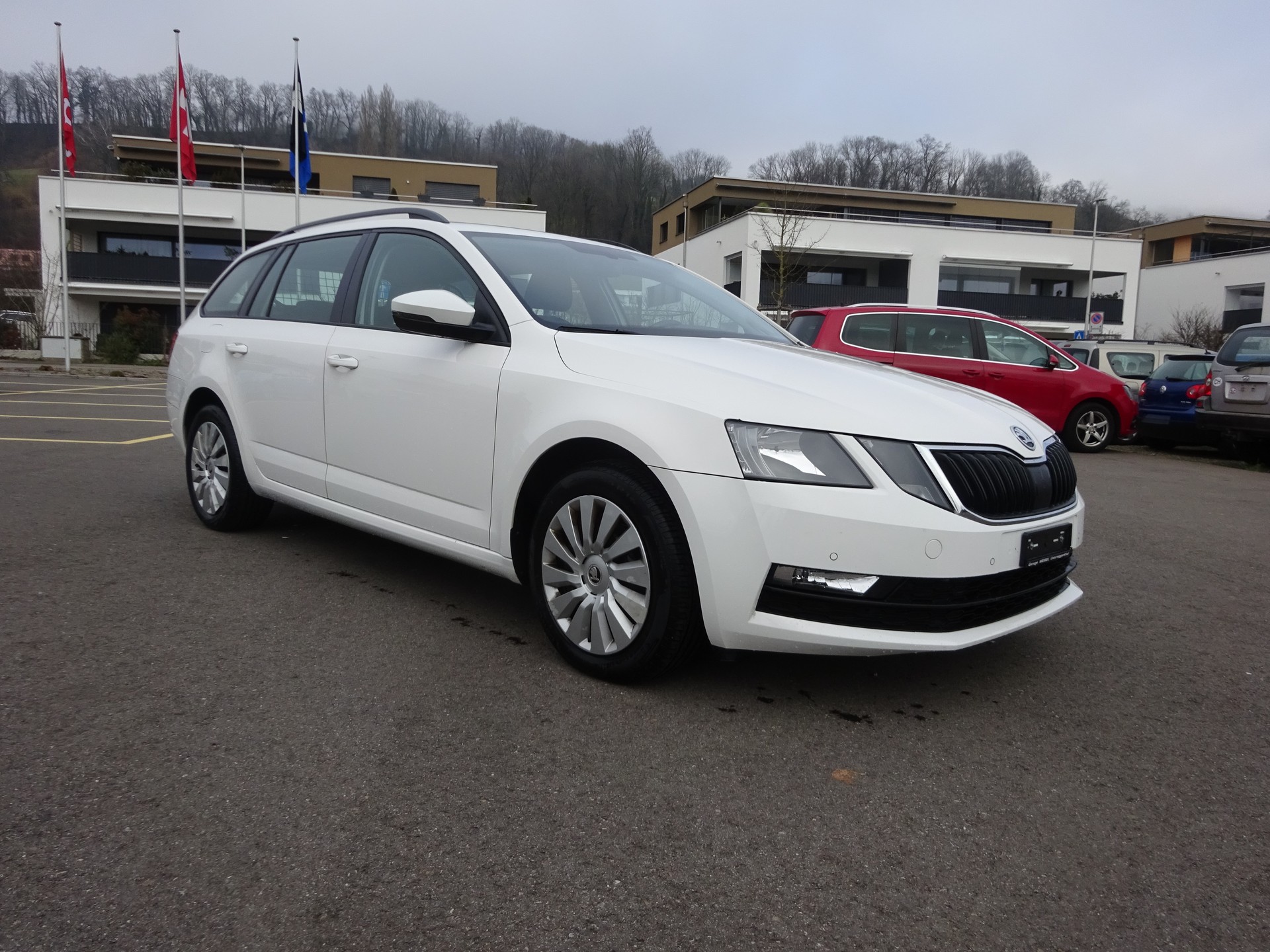 SKODA Octavia Combi 1.6 TDI Ambition-image-1
