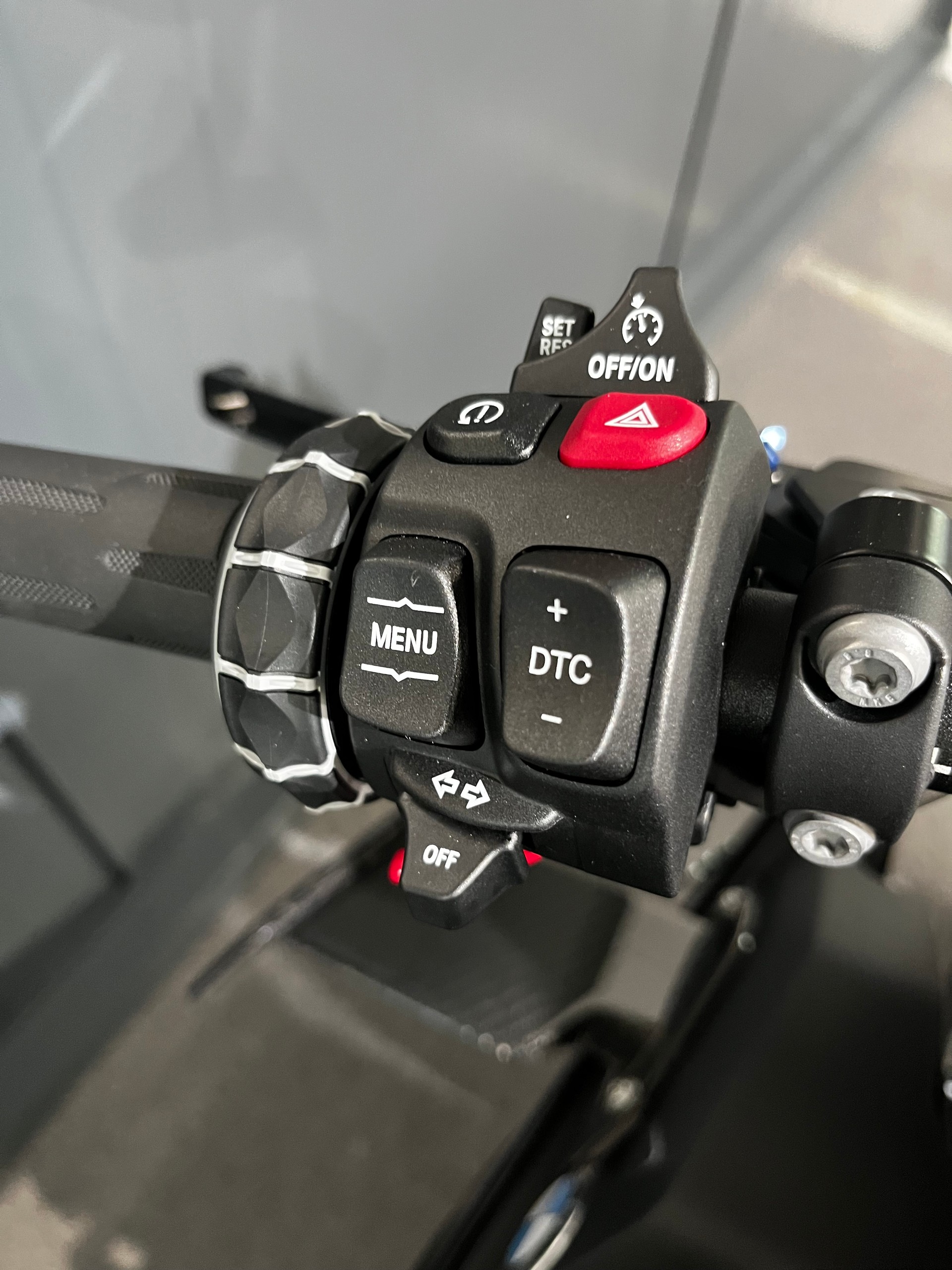 BMW M 1000 R Competition-showroom-element-3